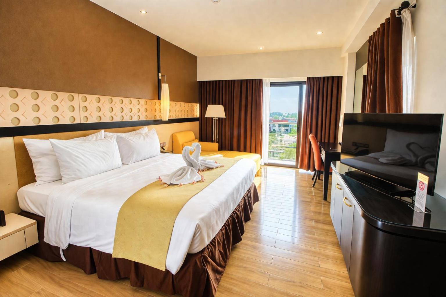 Deluxe Double or Twin Room