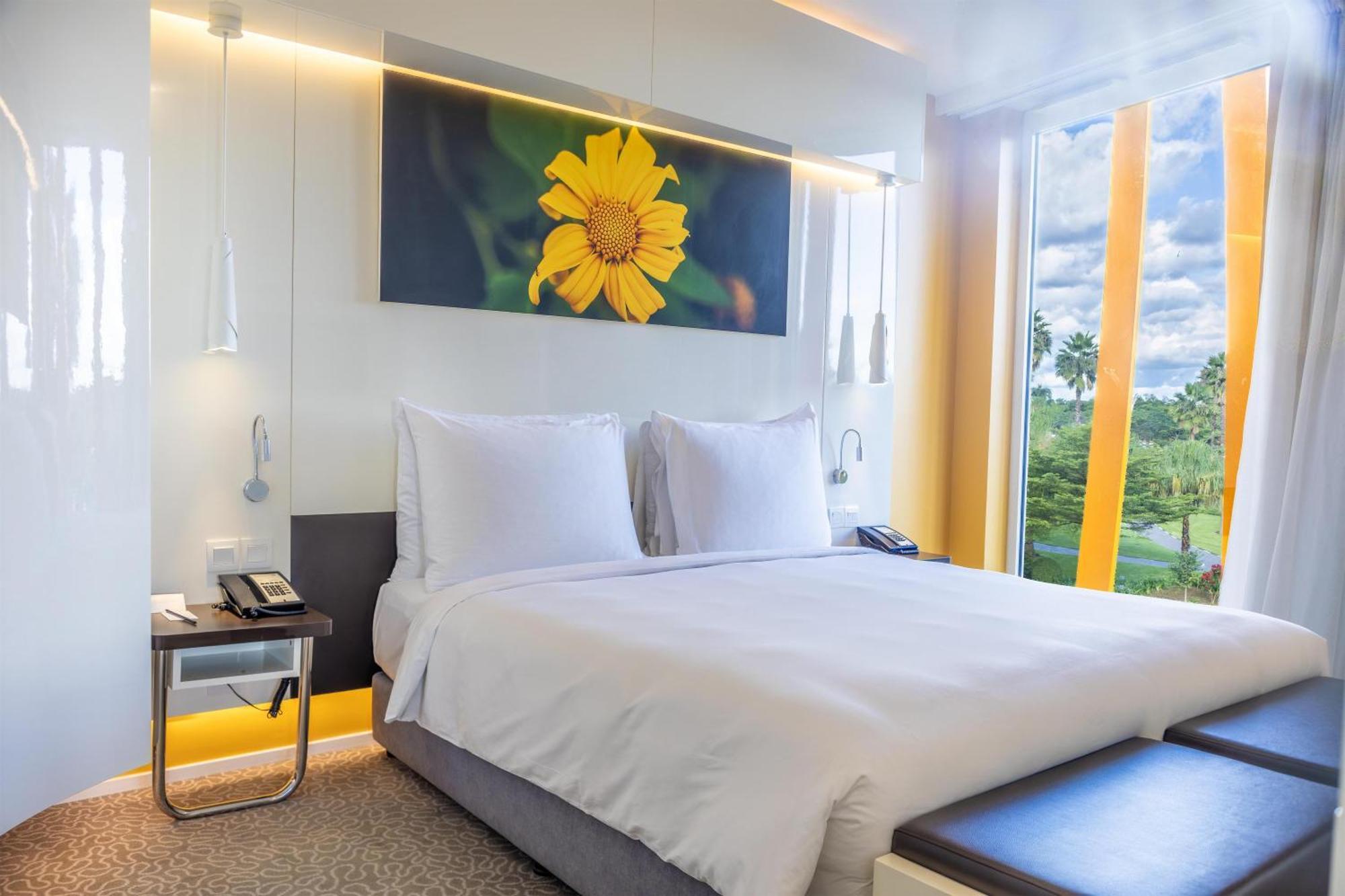 Junior Suite Balcony Lounge Access