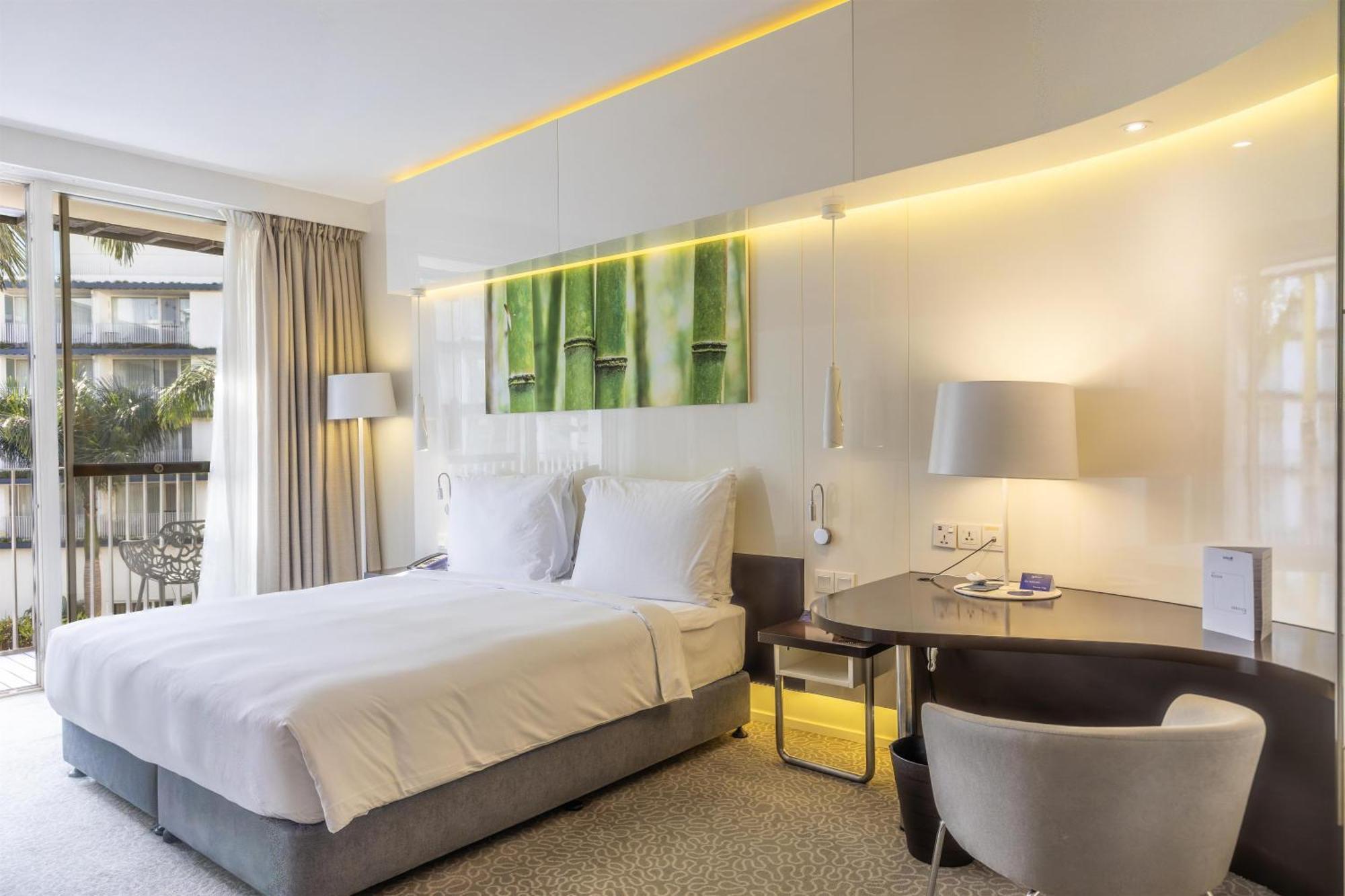 Executive Room View Lounge Access