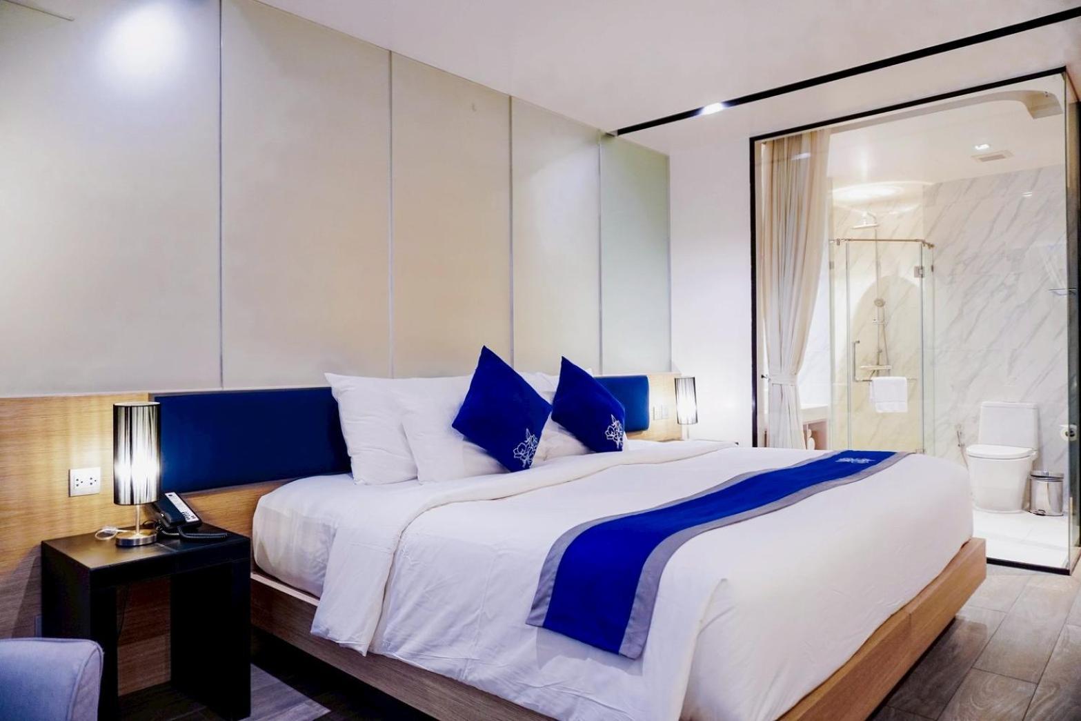 Superior King Room