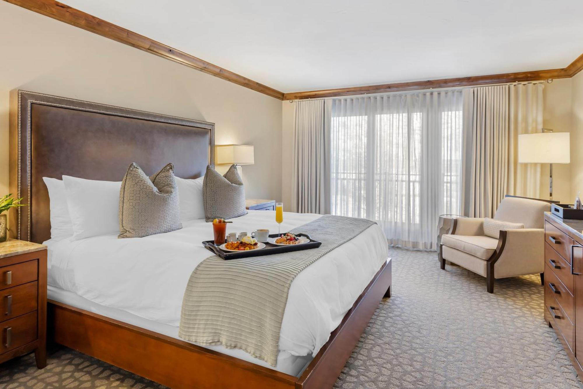 Luxury King Room