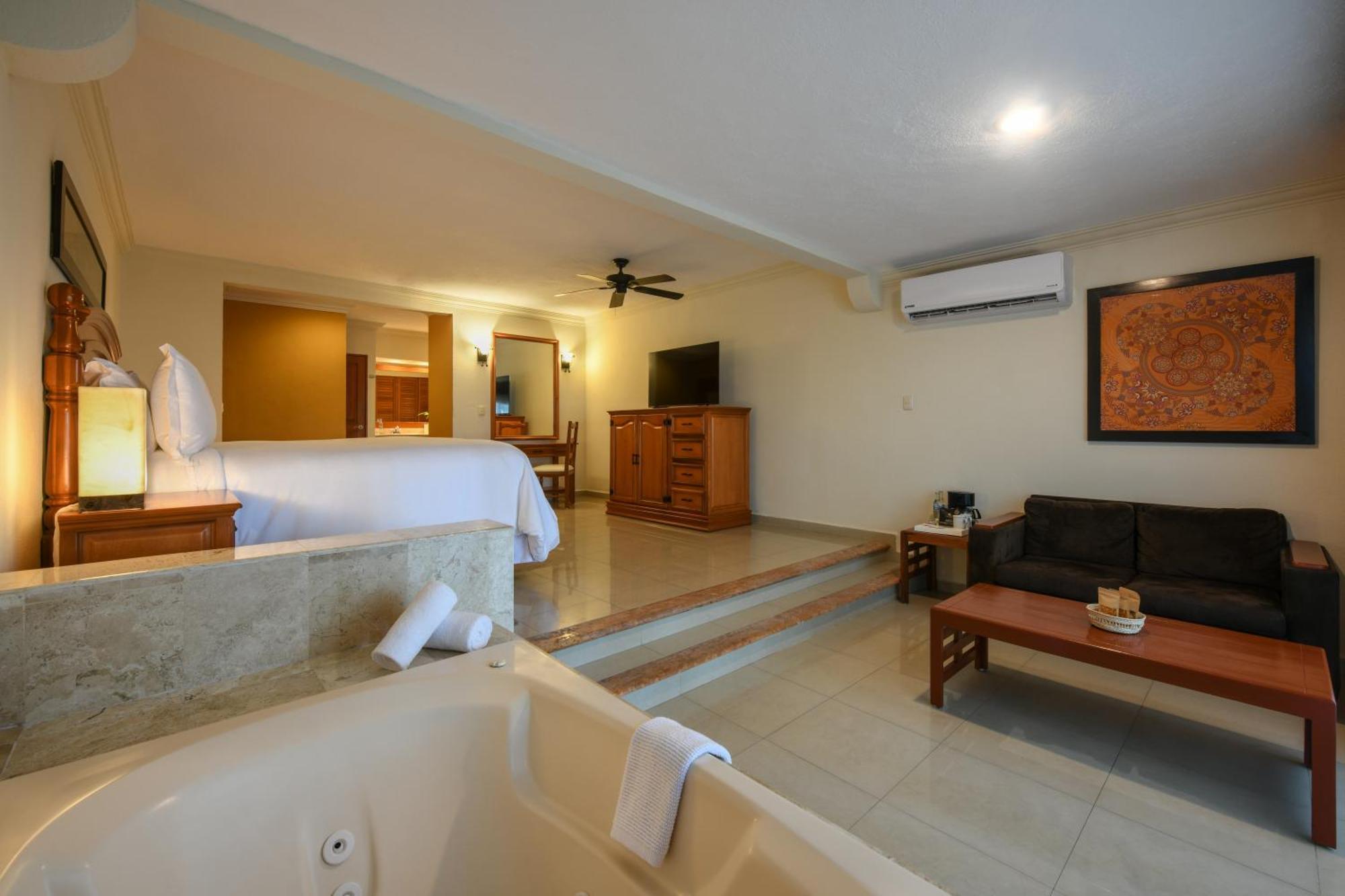 Royal Retreat Beachfront Suite