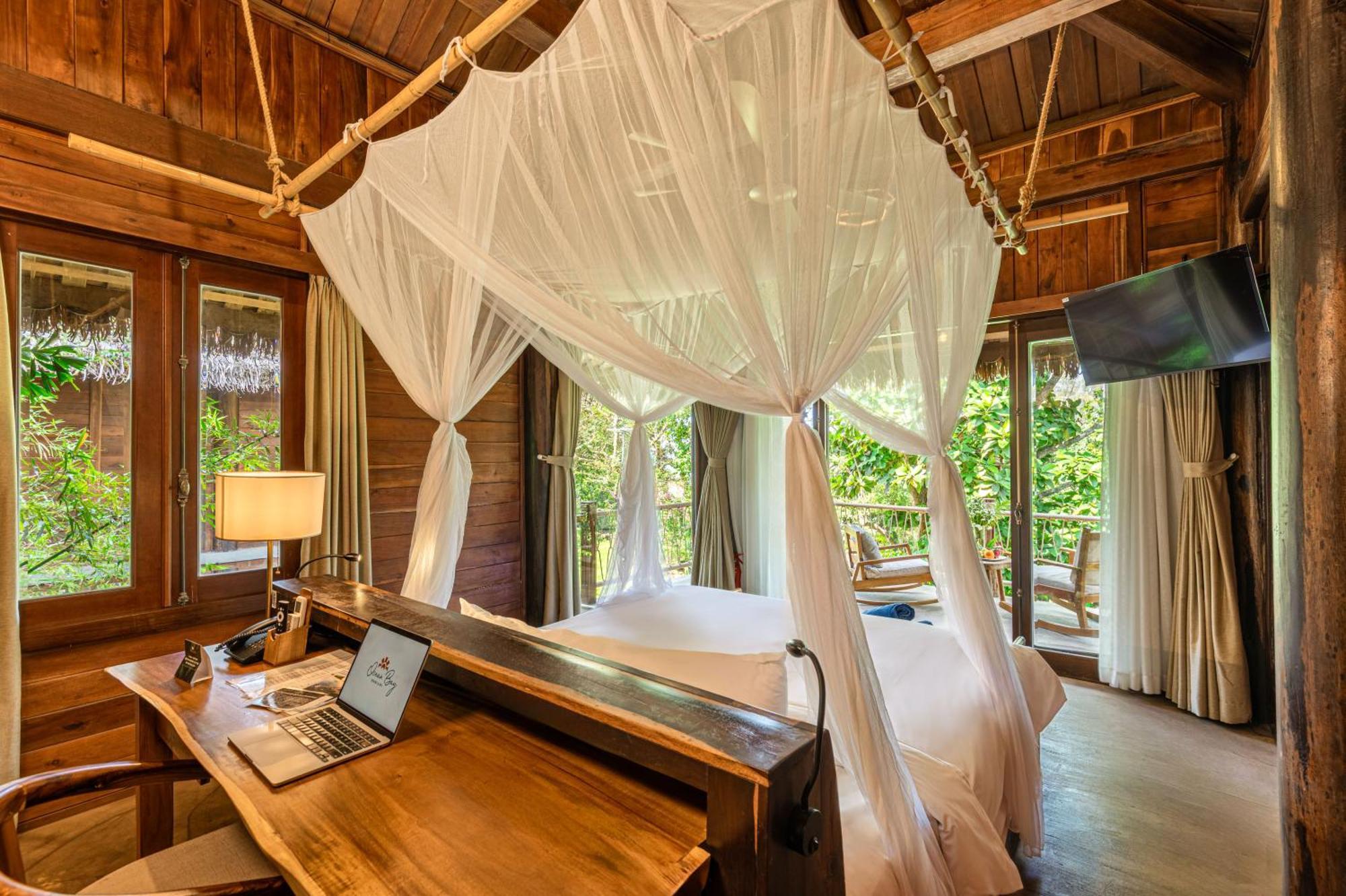 Premium Jungle Bungalow King