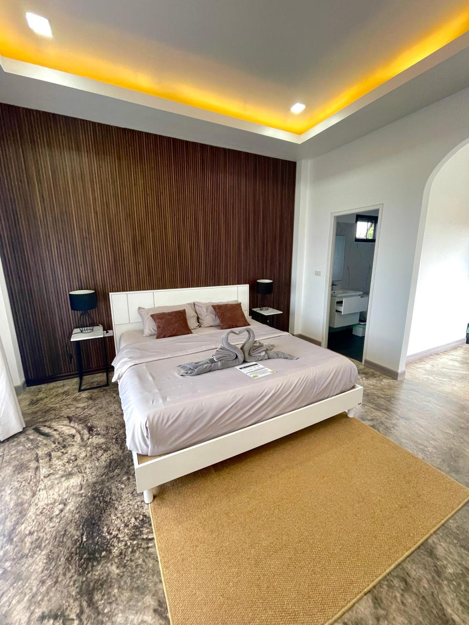 King Room Spa Bath