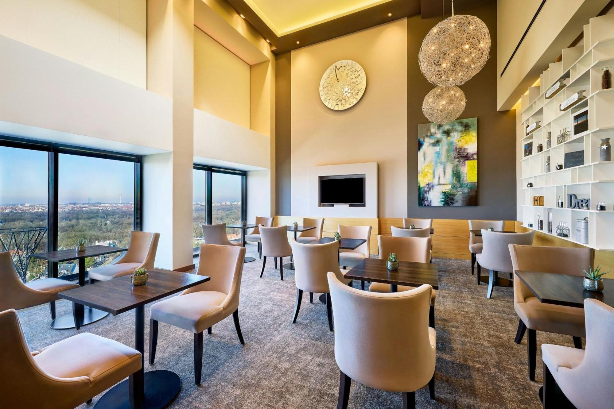 Westin Club Room Guest Room 1 King