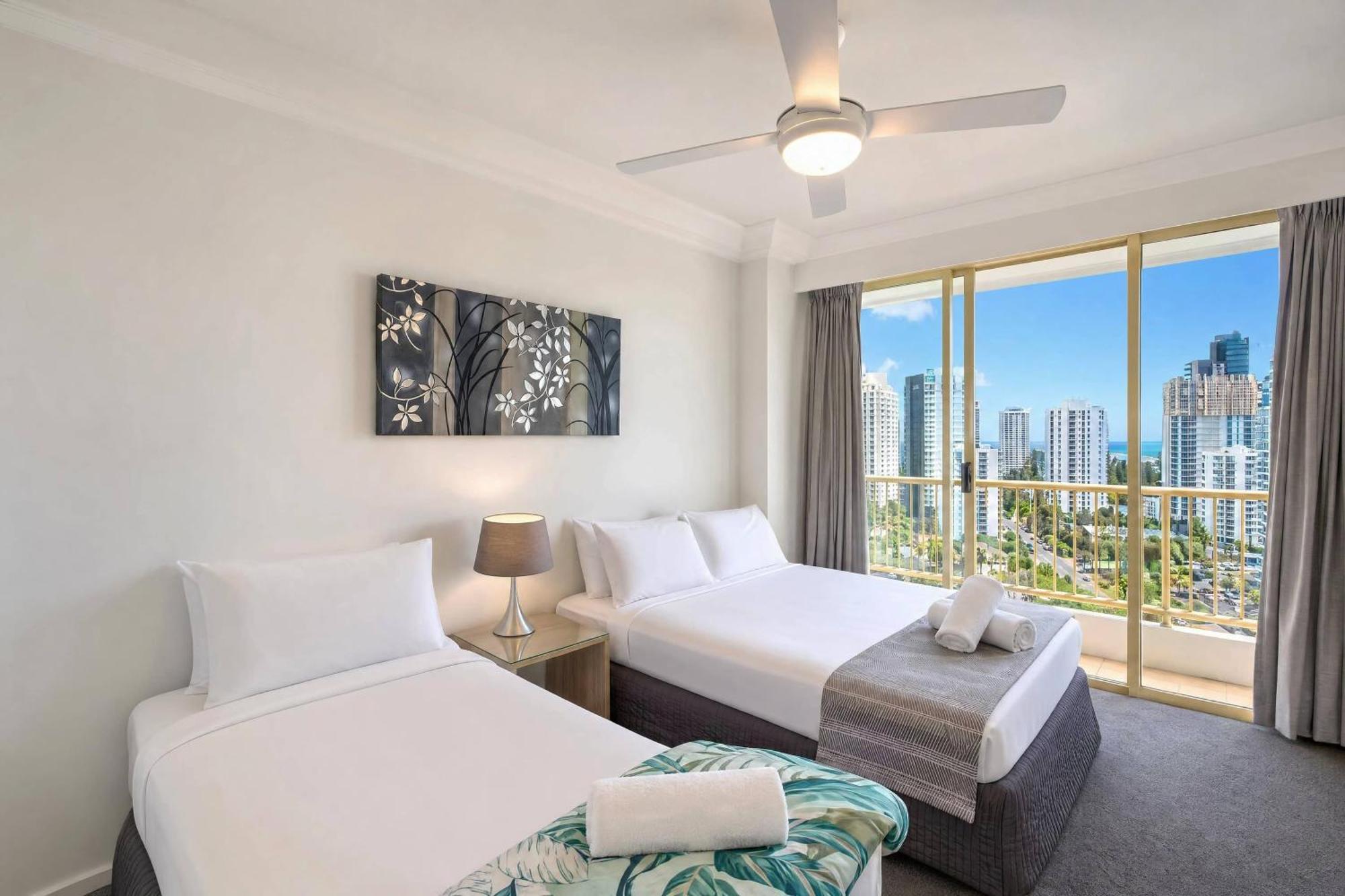 Two-Bedroom Apartment Balcony Sea View