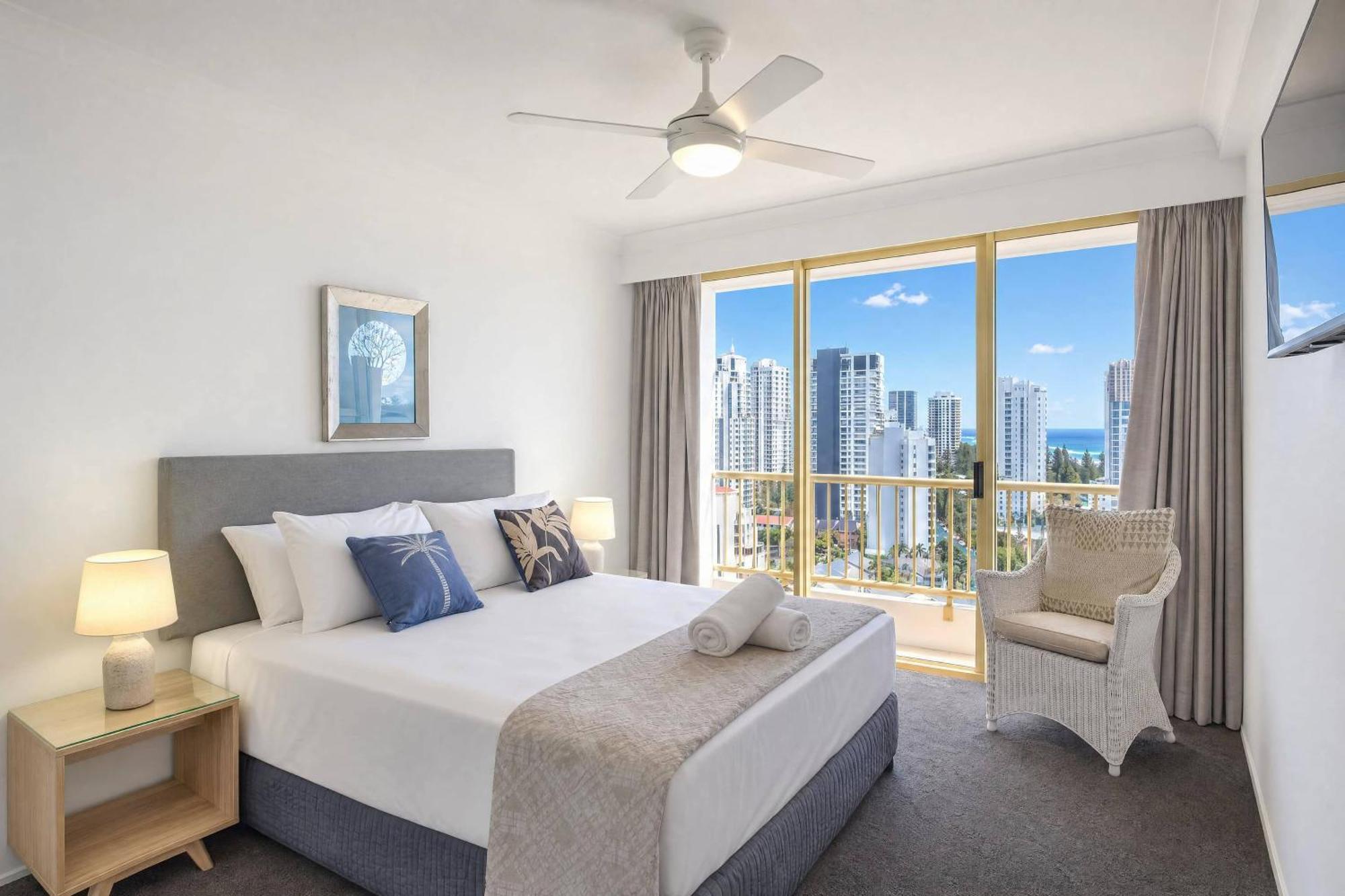 Two-Bedroom Apartment Balcony Sea View
