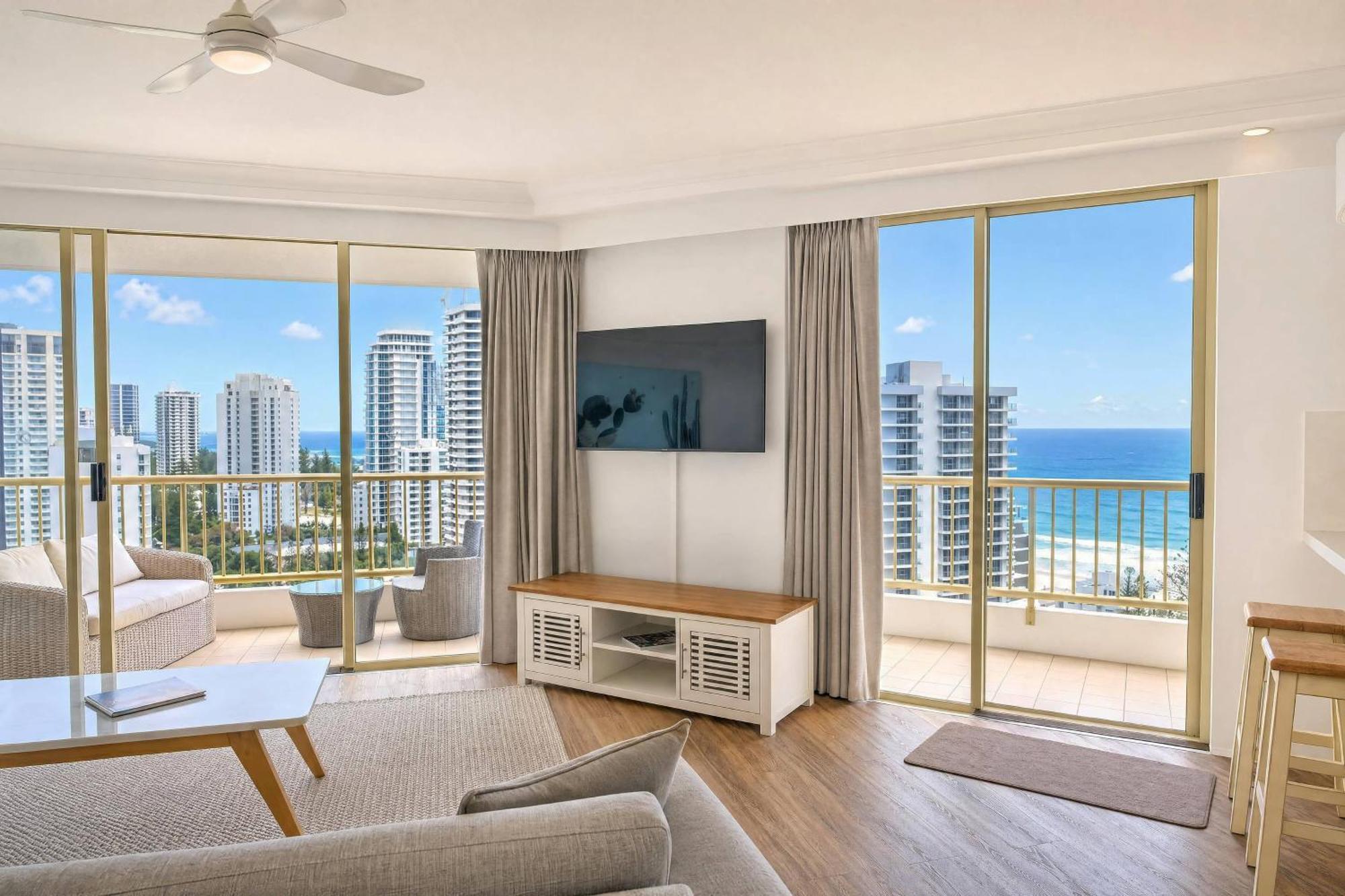Two-Bedroom Apartment Balcony Sea View