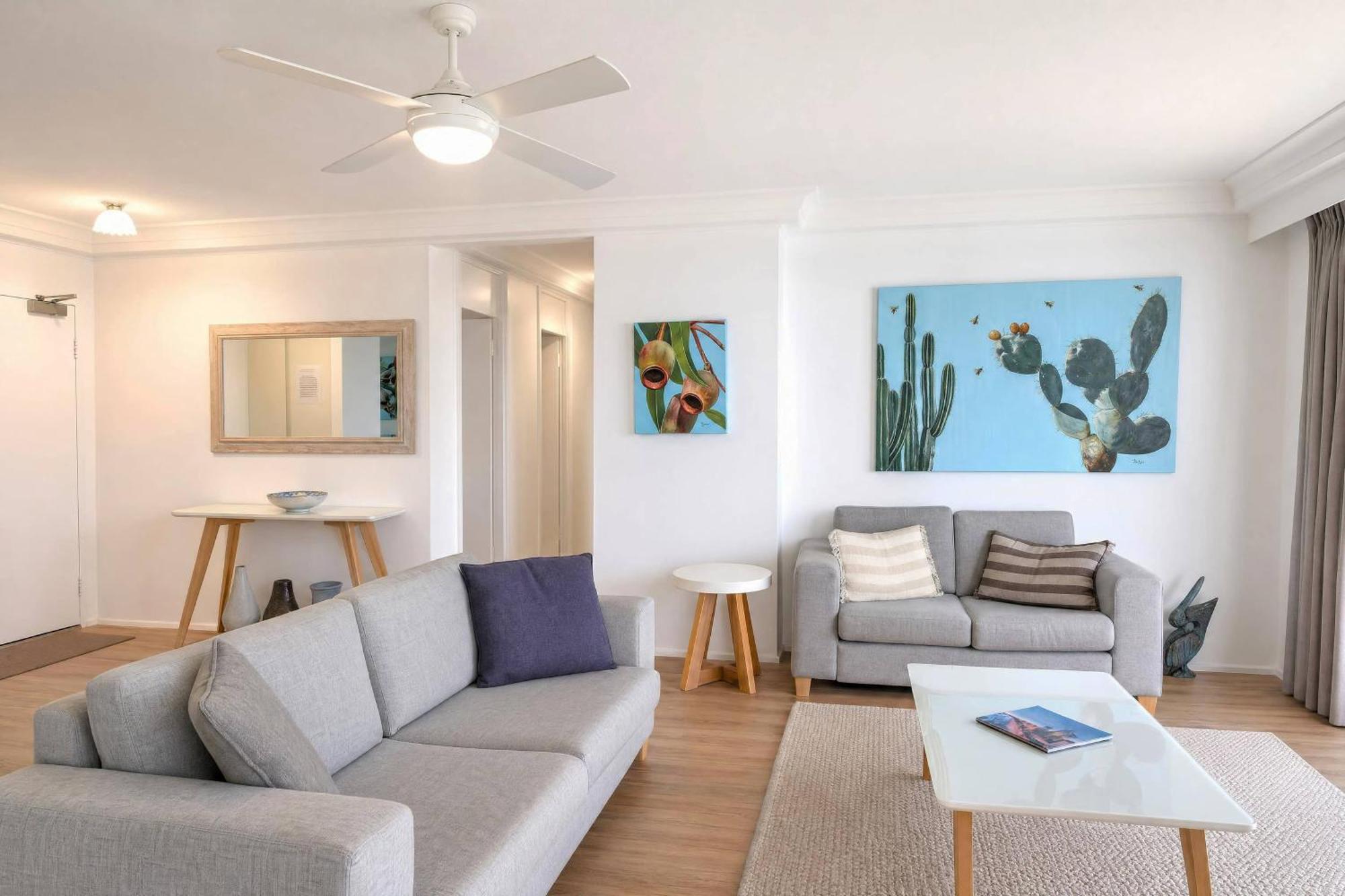 Two-Bedroom Apartment Balcony Sea View