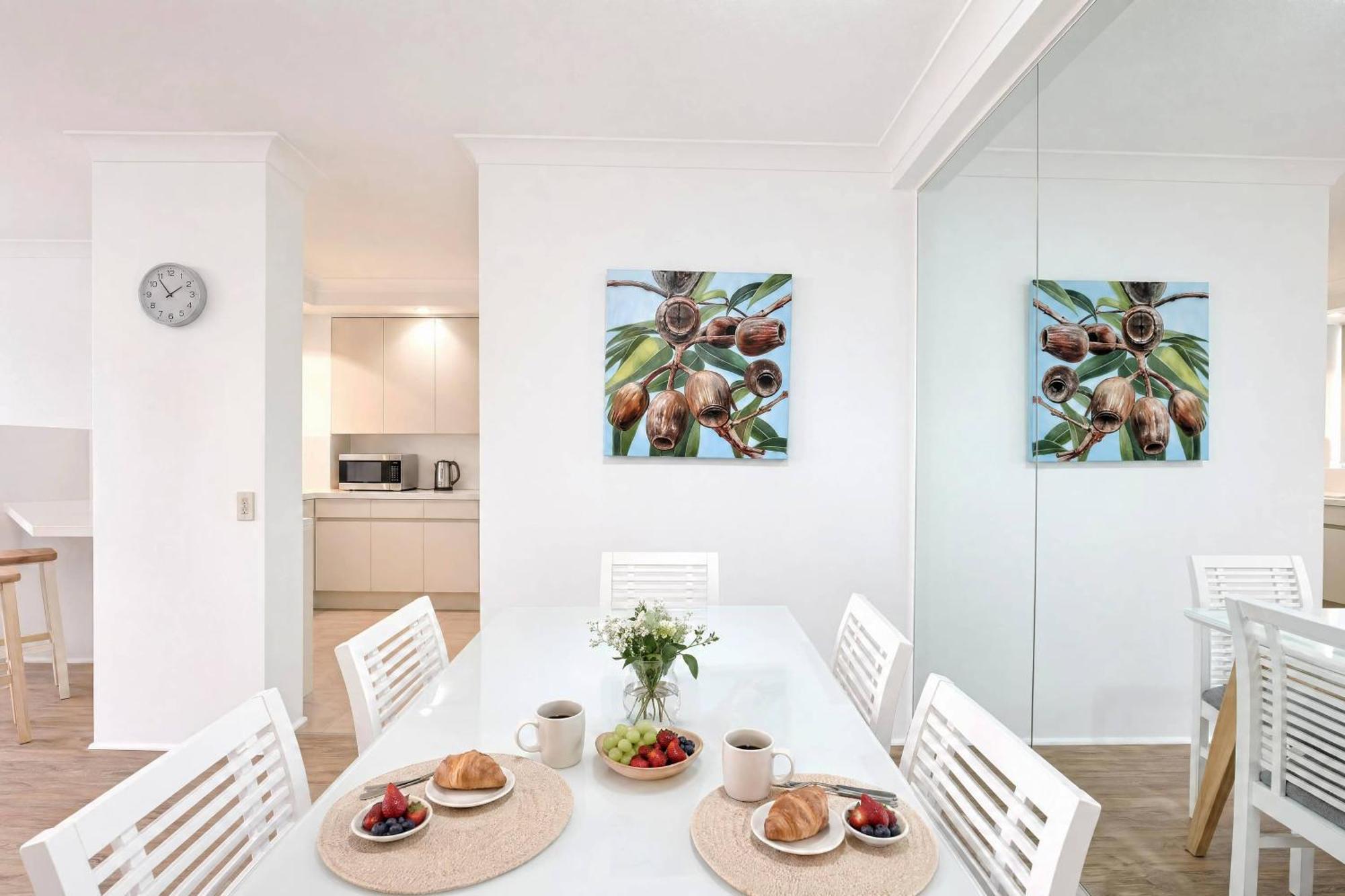 Two-Bedroom Apartment Balcony Sea View