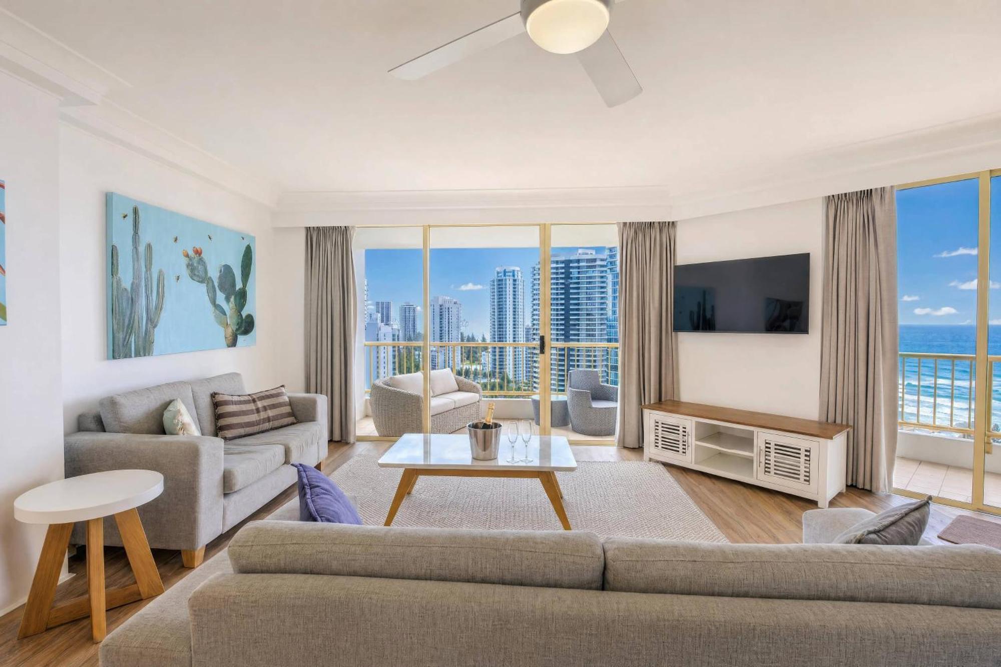 Two-Bedroom Apartment Balcony Sea View