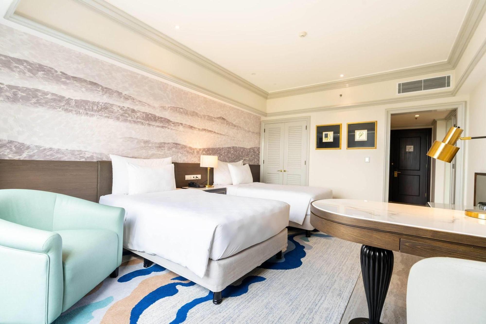 Deluxe Urban Twin Room Smoking