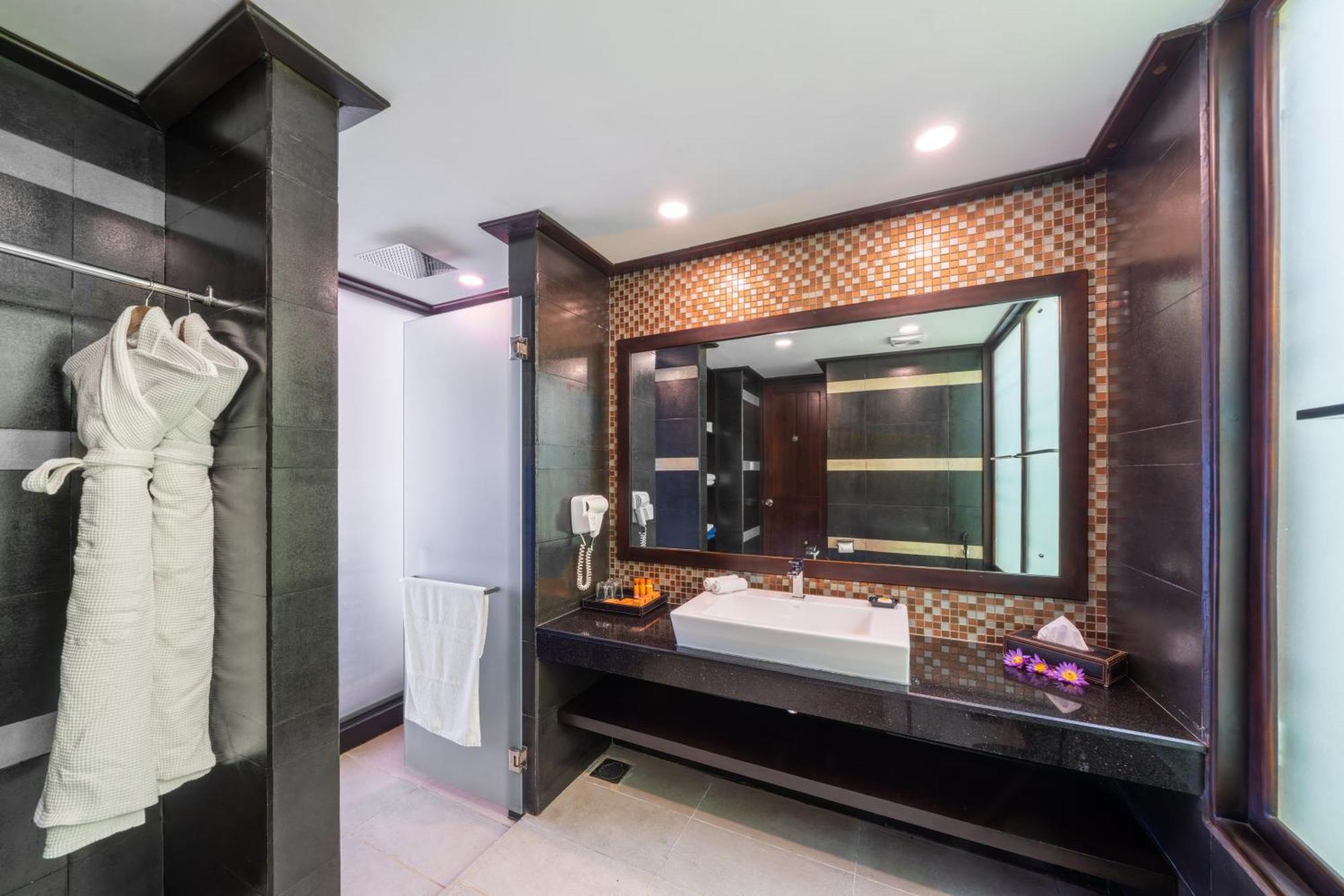 Superior Room F&B | Early check & Late check-out upon availability