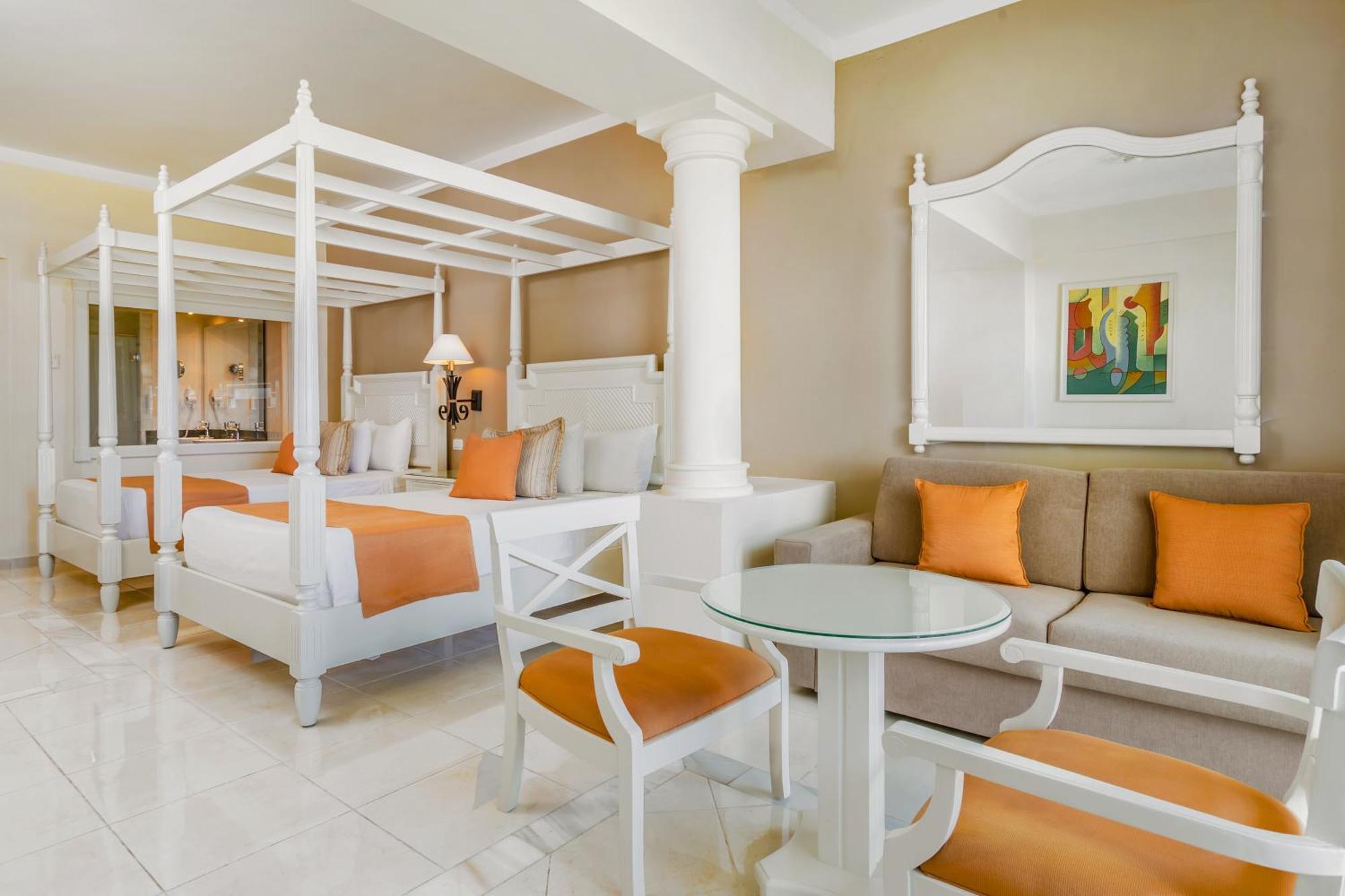 2 Double Beds Sea View Deluxe Junior Suite SGL