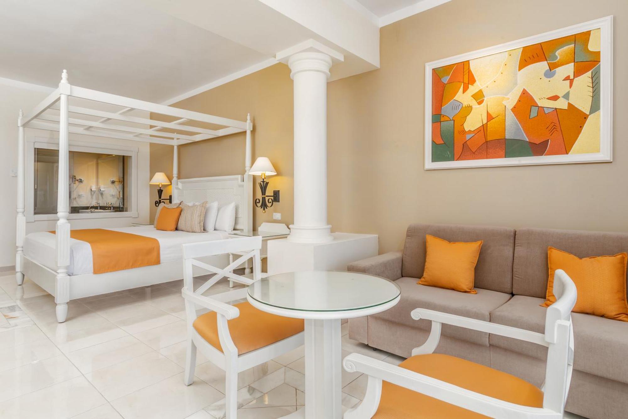 1 King Bed Deluxe Junior Suite SGL