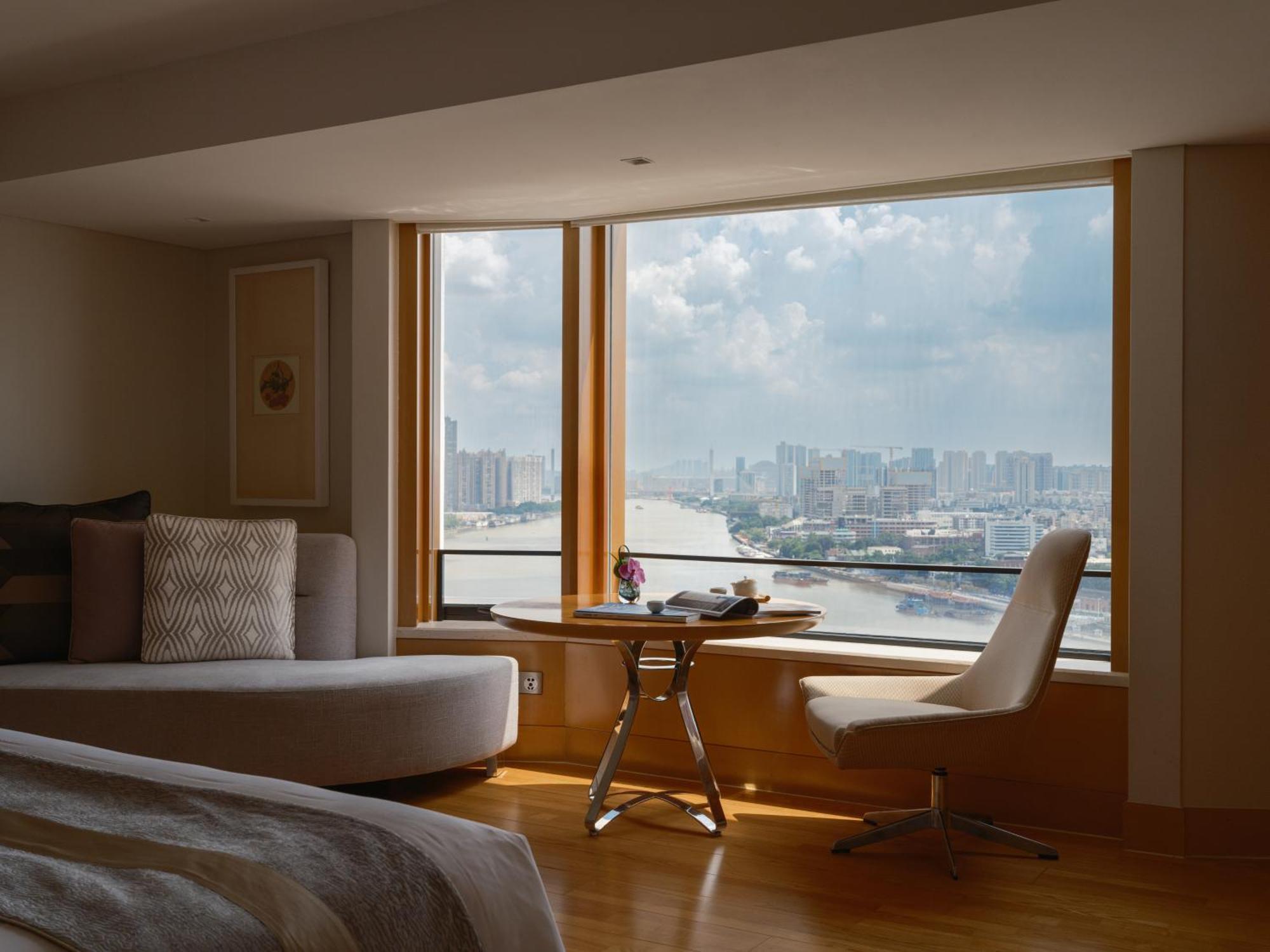 Deluxe King Room River View
