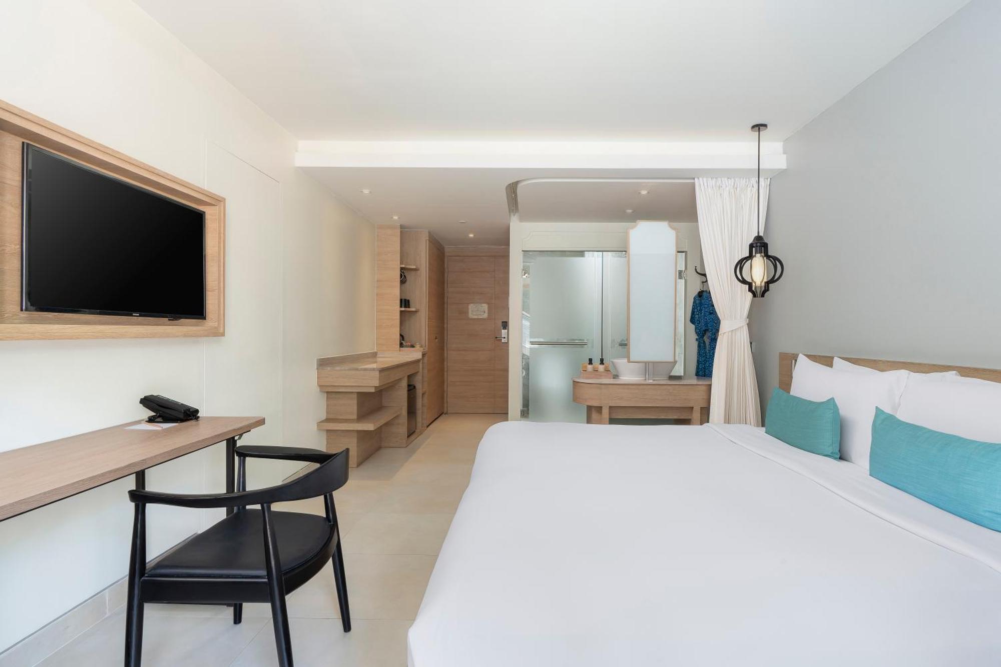 Deluxe Double or Twin Room