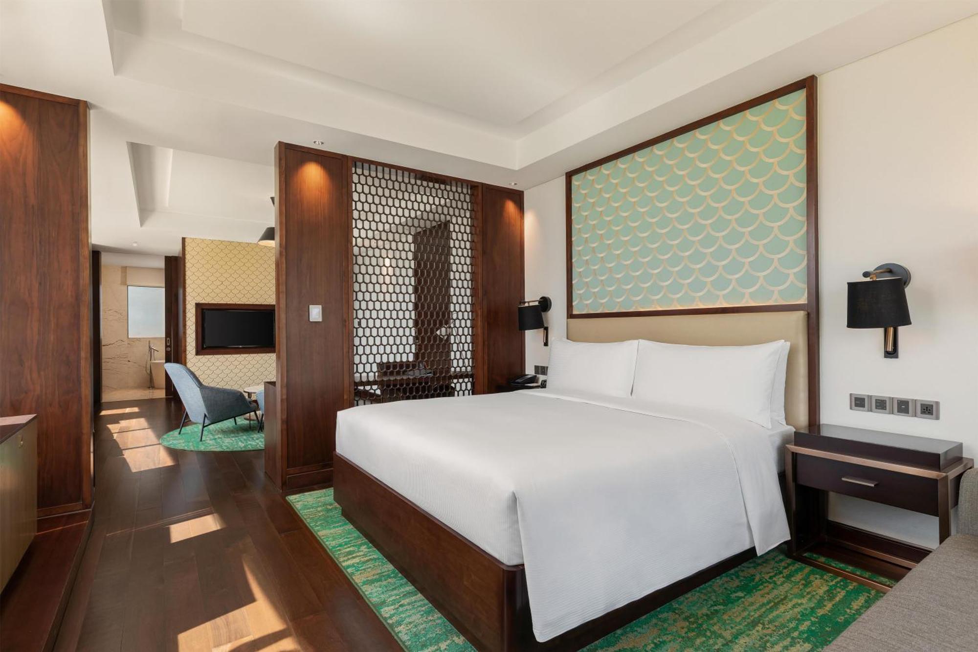 One-Bedroom King Suite City View