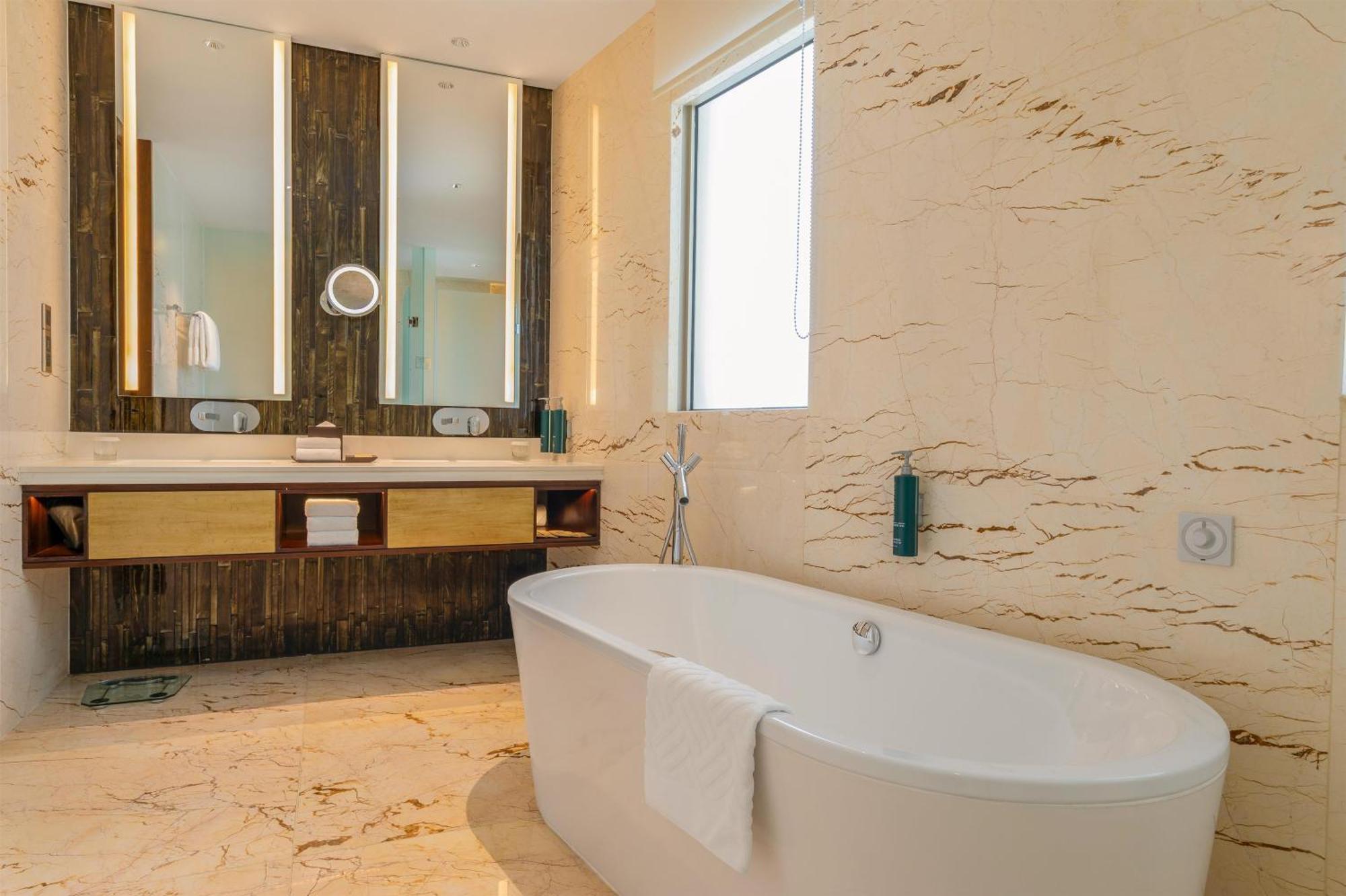 One-Bedroom King Suite City View