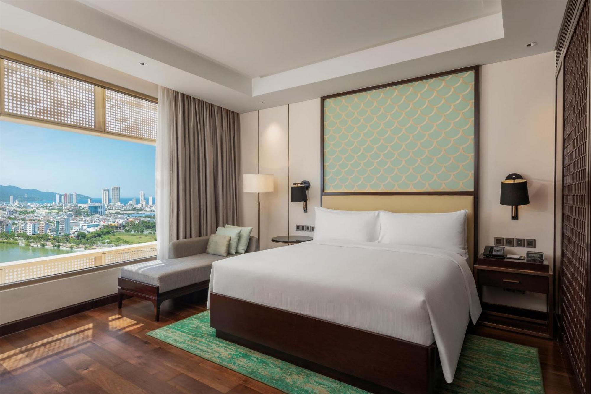 Guest Room Ocean View High Floor King Bed