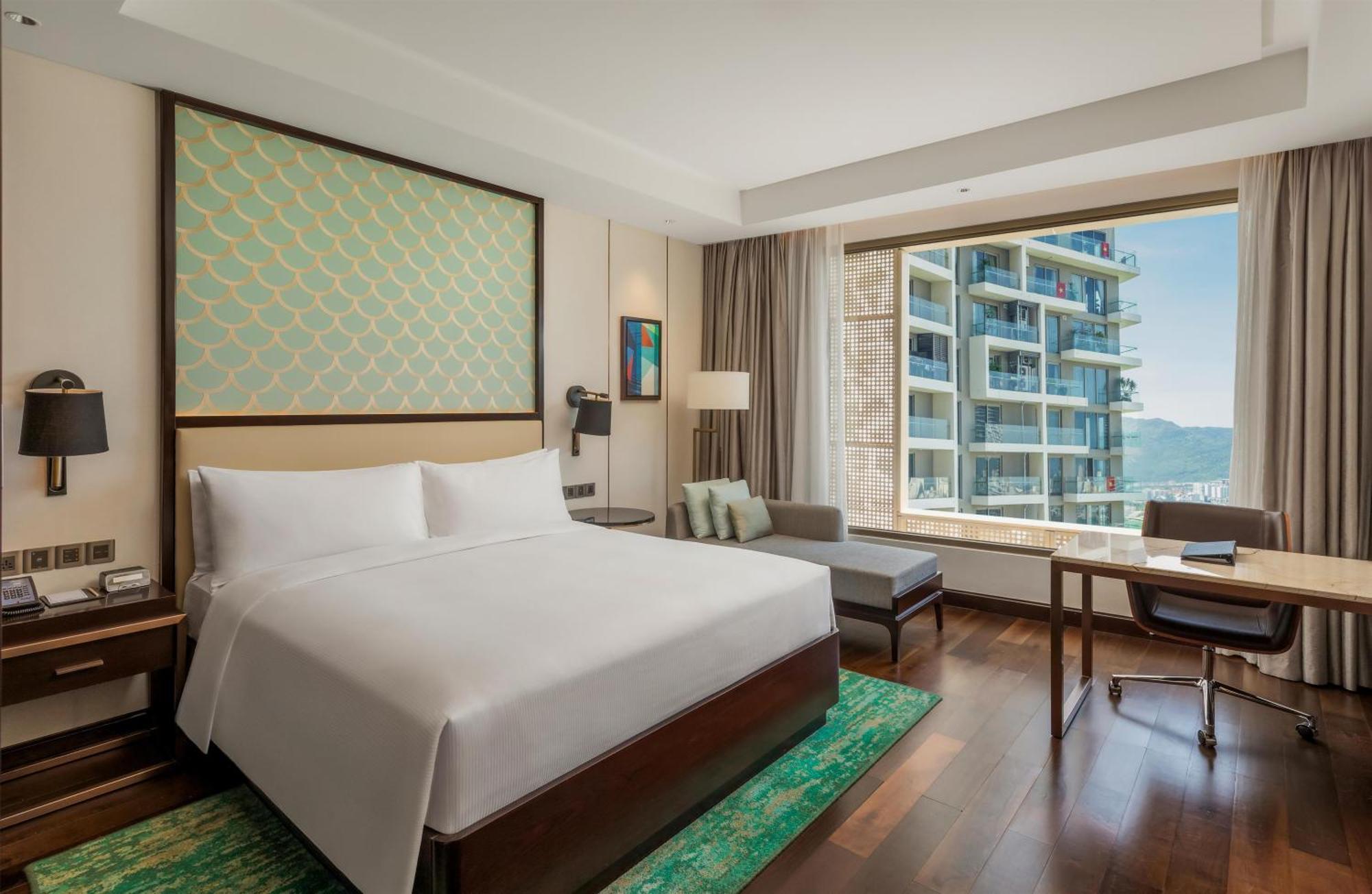 Guest Room Ocean View High Floor King Bed