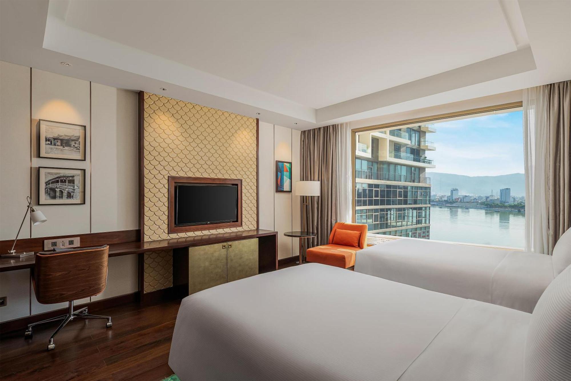 Queen Room Two Queen Beds River View
