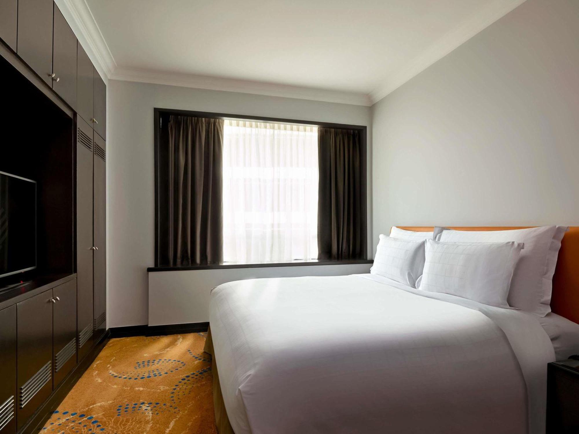 One-Bedroom Deluxe Apartment