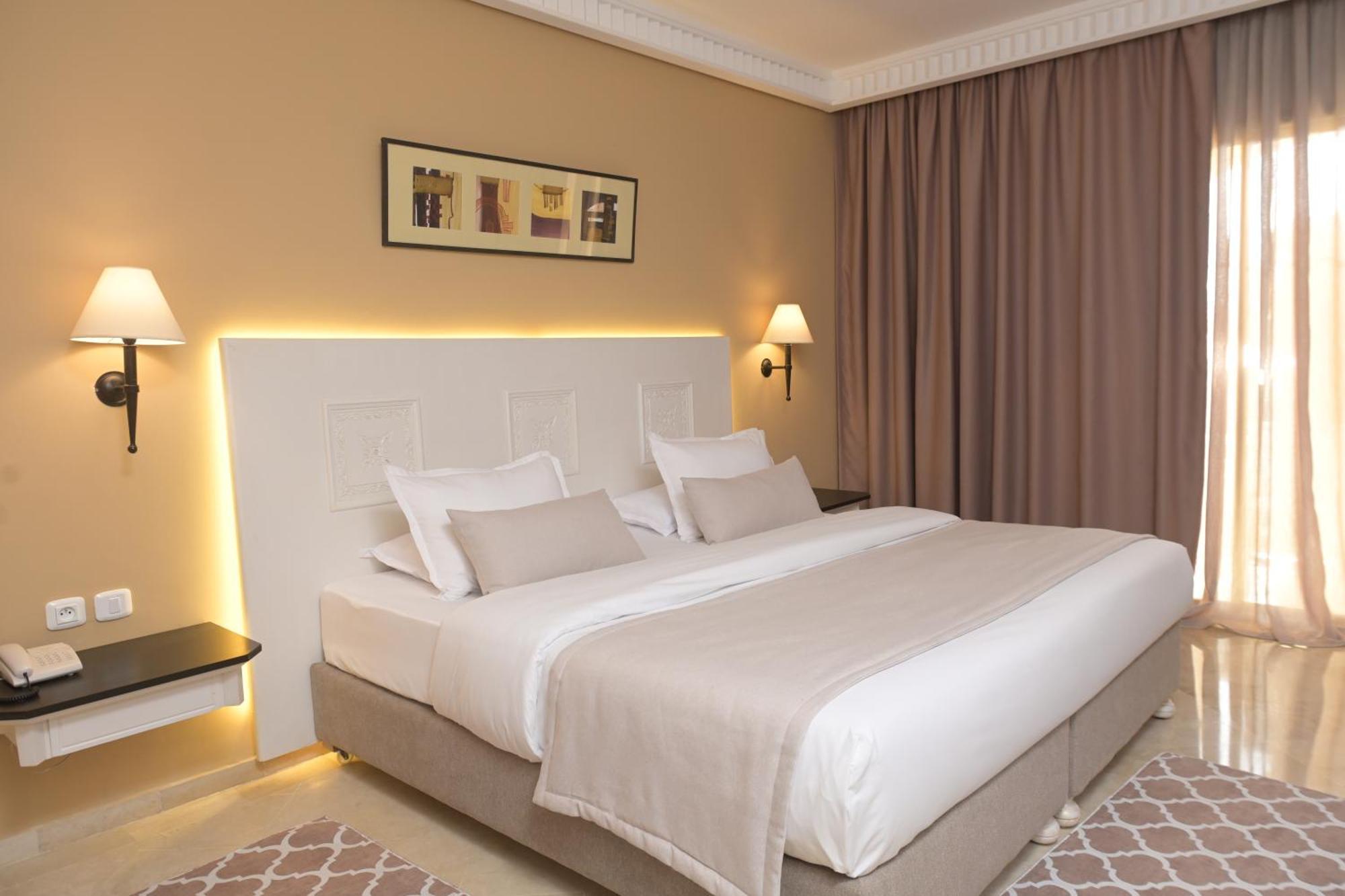 Deluxe Room,1770470651:JPEG