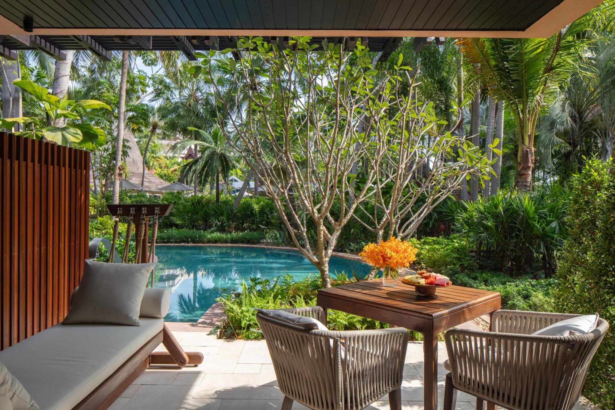 Deluxe Pool Access Room