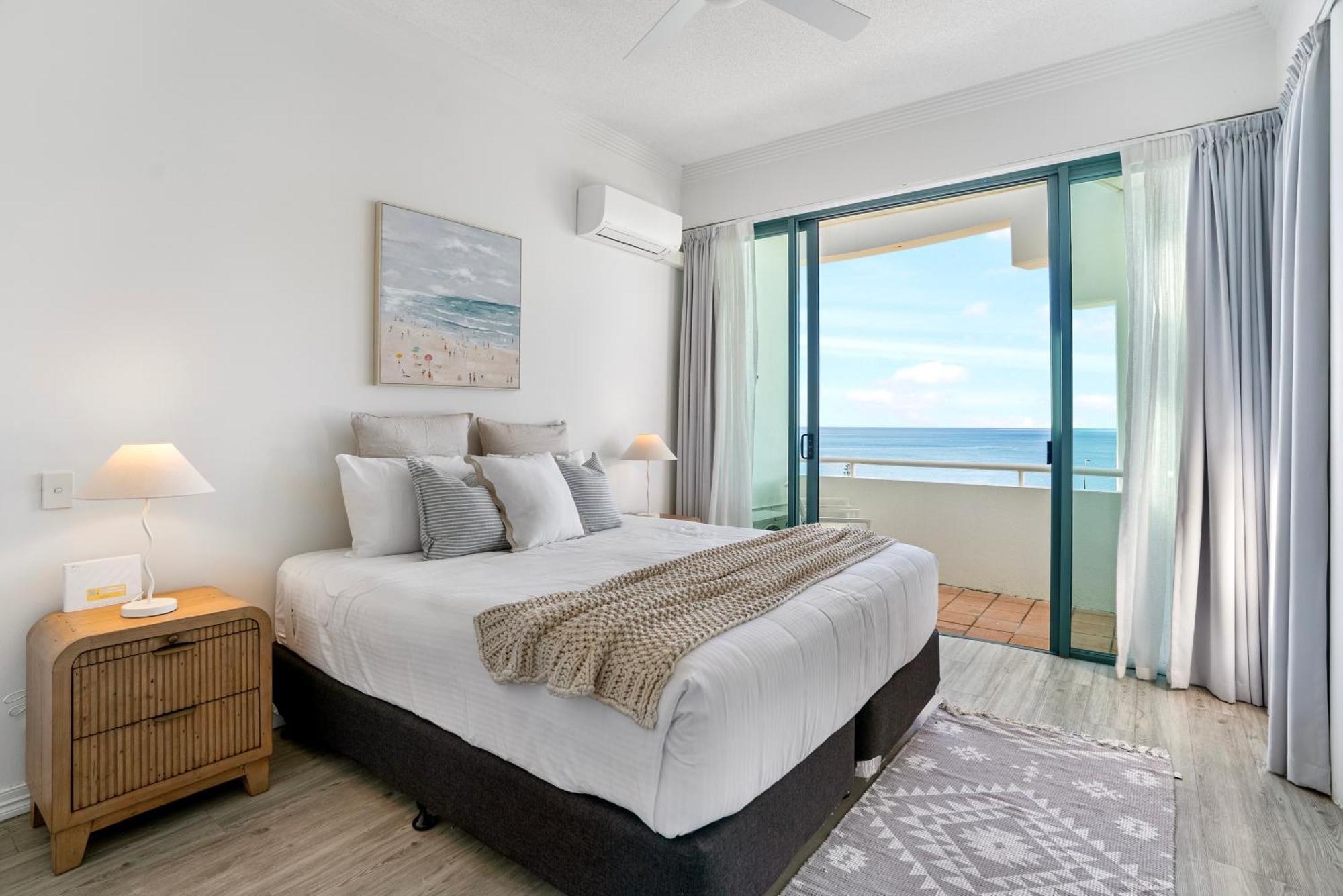 Three-Bedroom Rooftop Terrace Mariner
