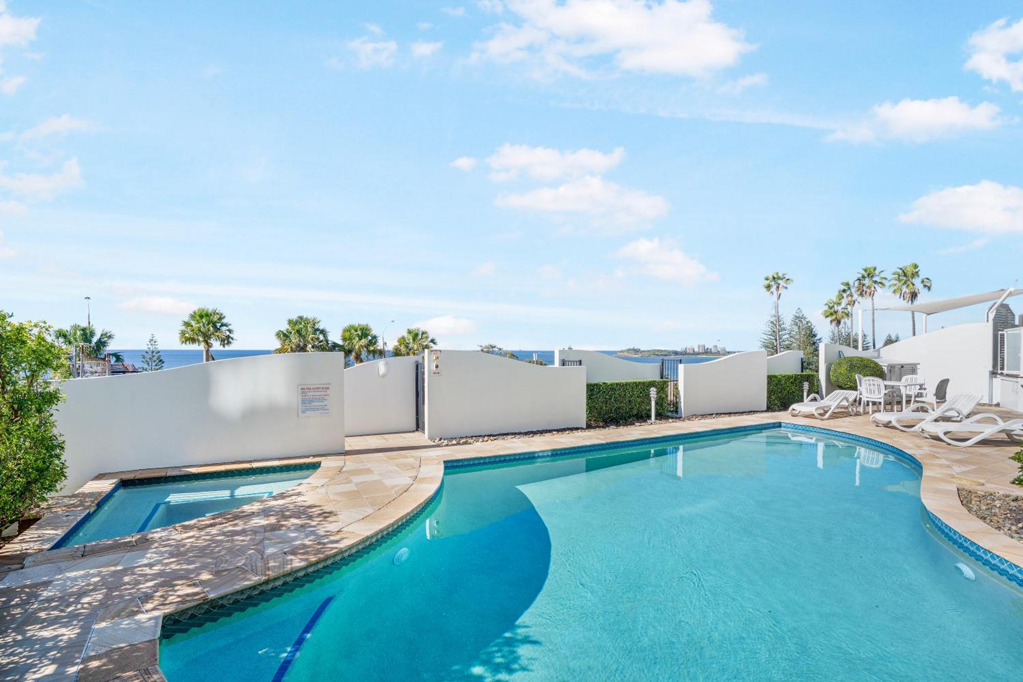 Three-Bedroom Rooftop Terrace Mariner