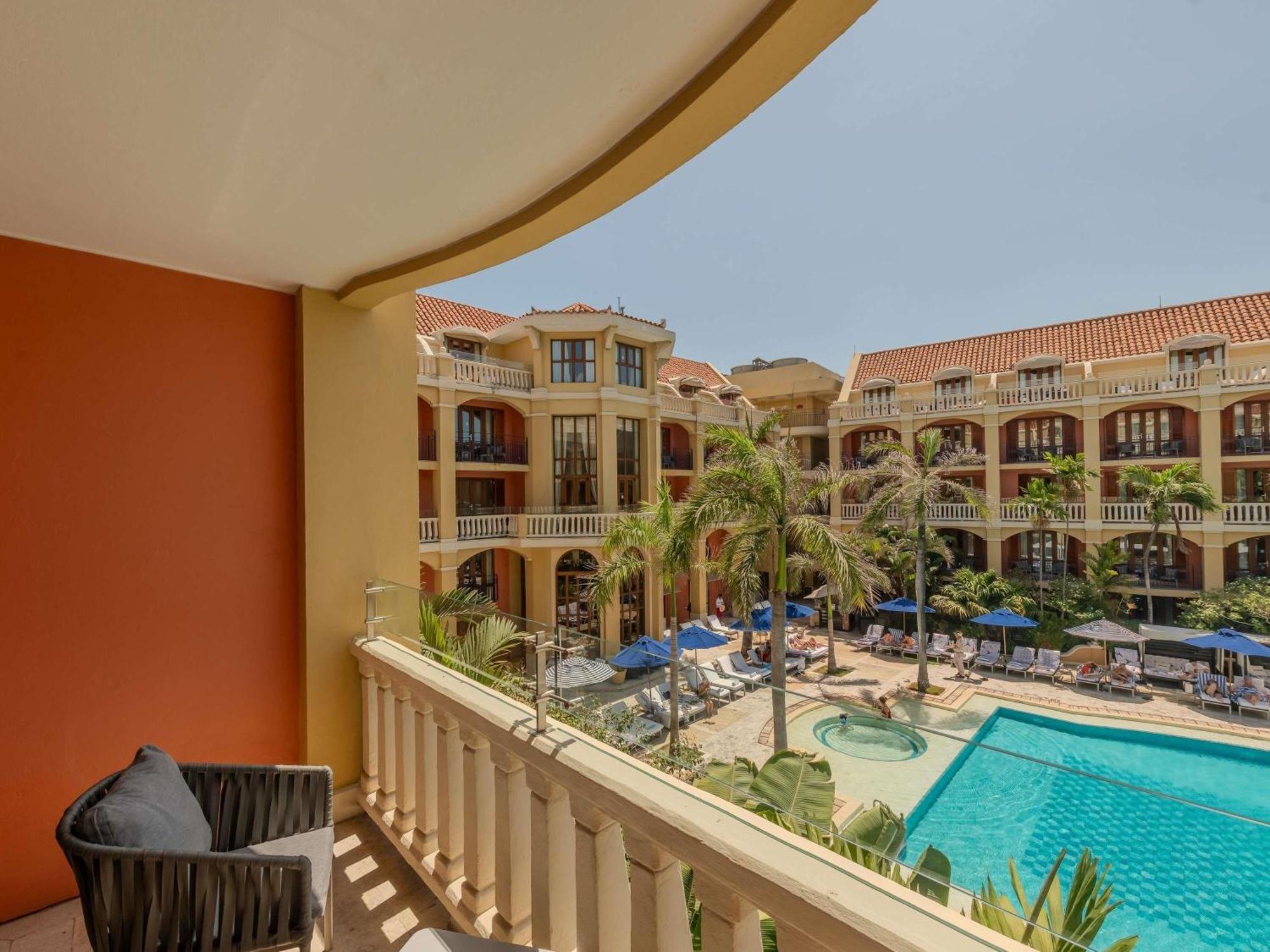 Superior Zimmer mit Balkon und Poolblick