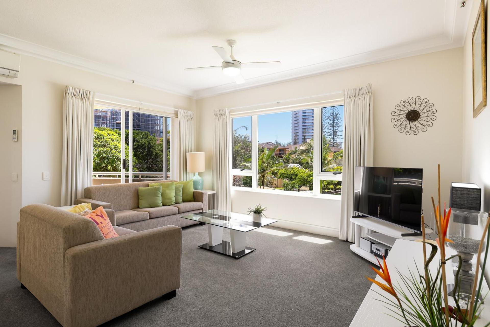Deluxe One-Bedroom Apartment