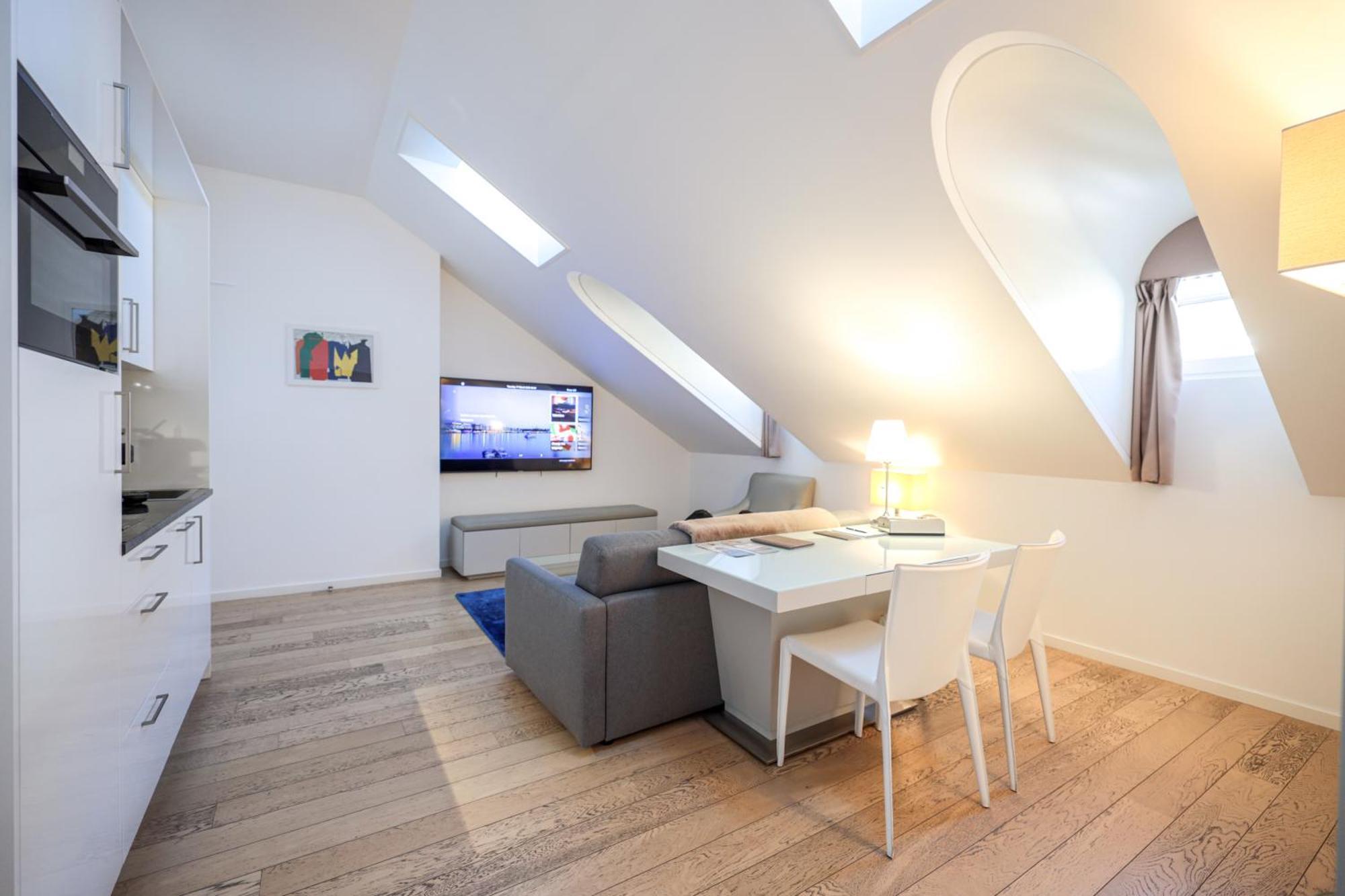 One-Bedroom Apartment – Air-Conditioned