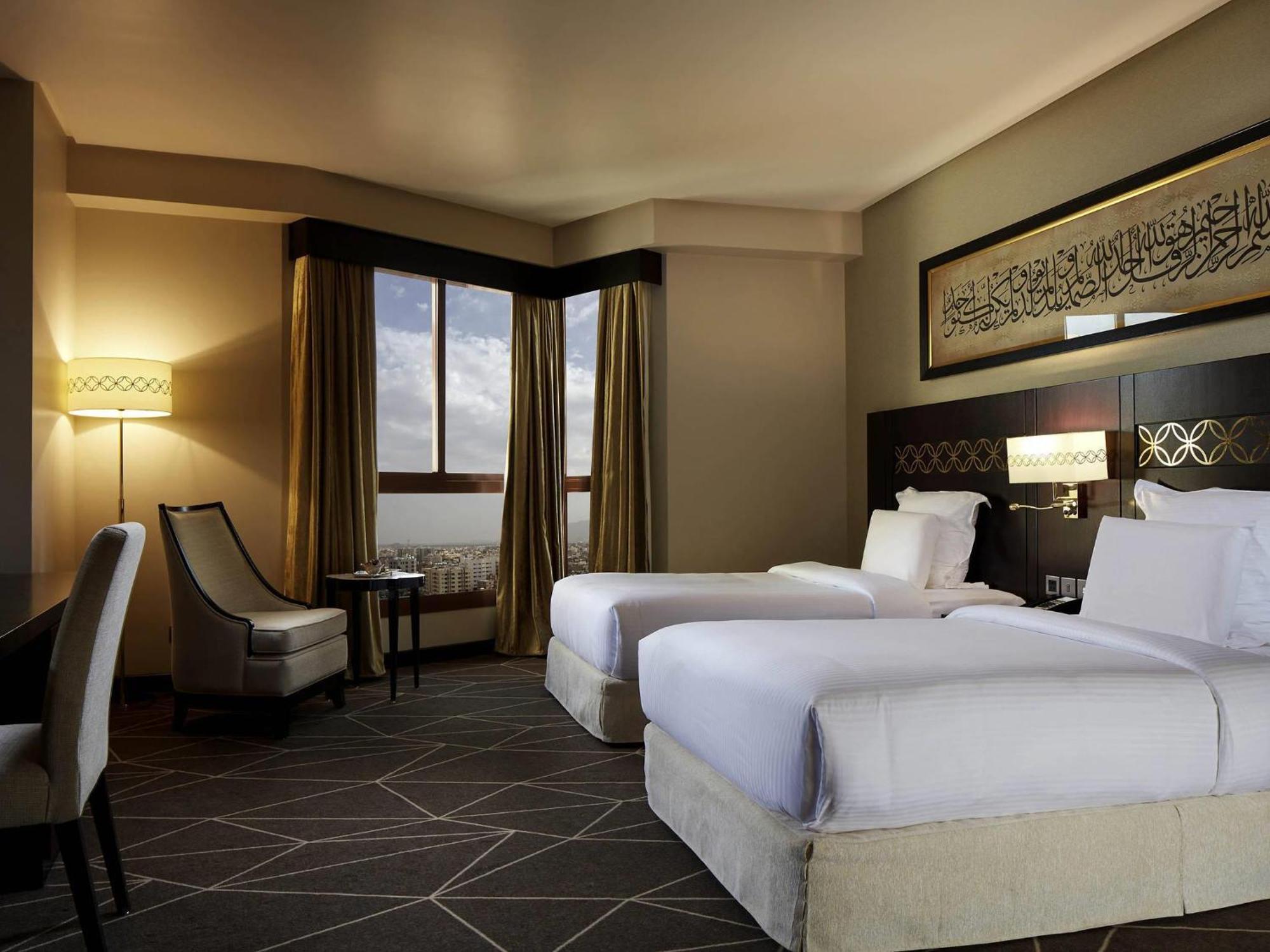 Deluxe Suite with City View