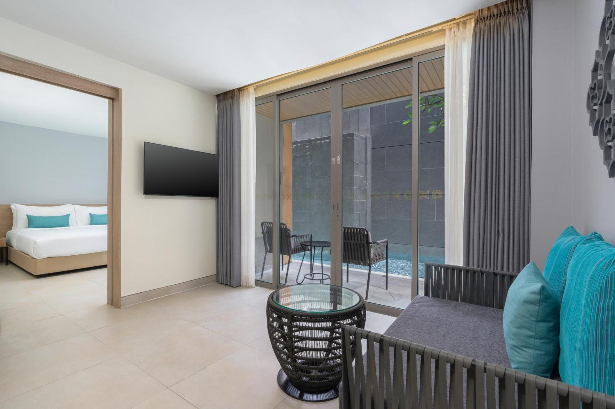 One-Bedroom Suite Pool Access