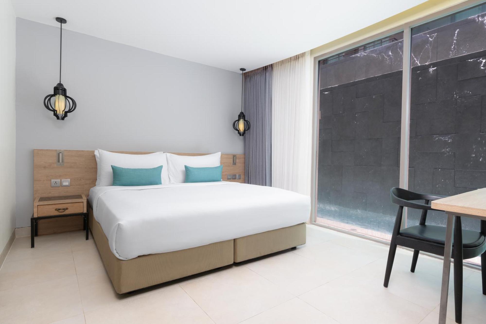One-Bedroom Suite Pool Access