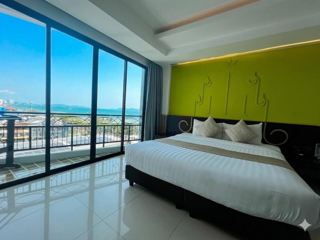 Deluxe Double Room Side Sea View