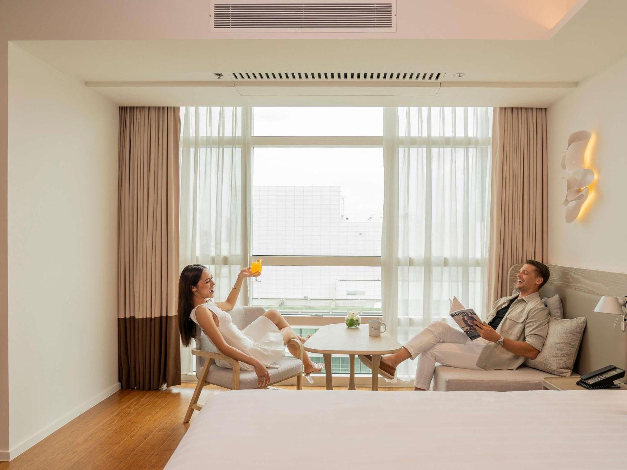 Premier Deluxe Double Room City View