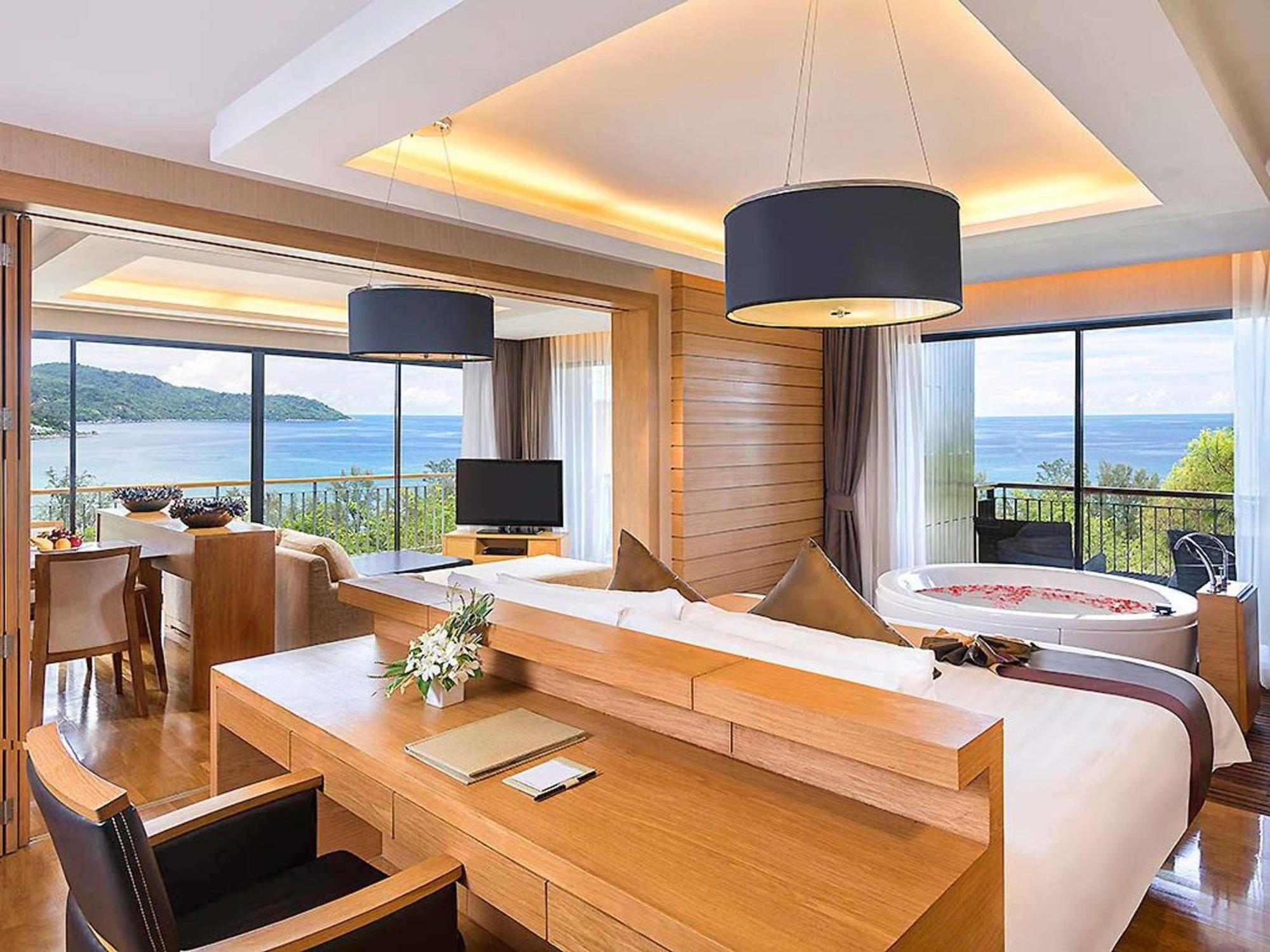 Family King Suite Sea View Balcony