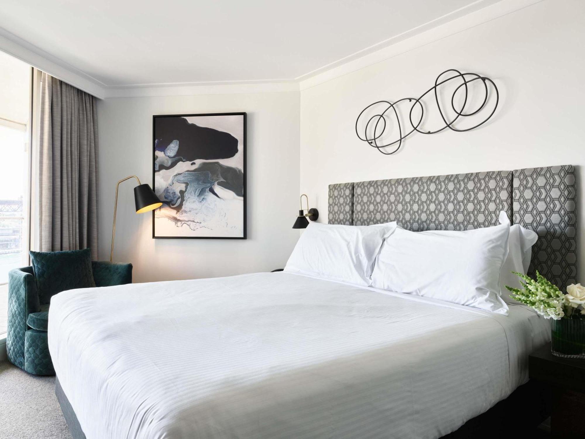 Deluxe One-Bedroom Apartment Harbour View