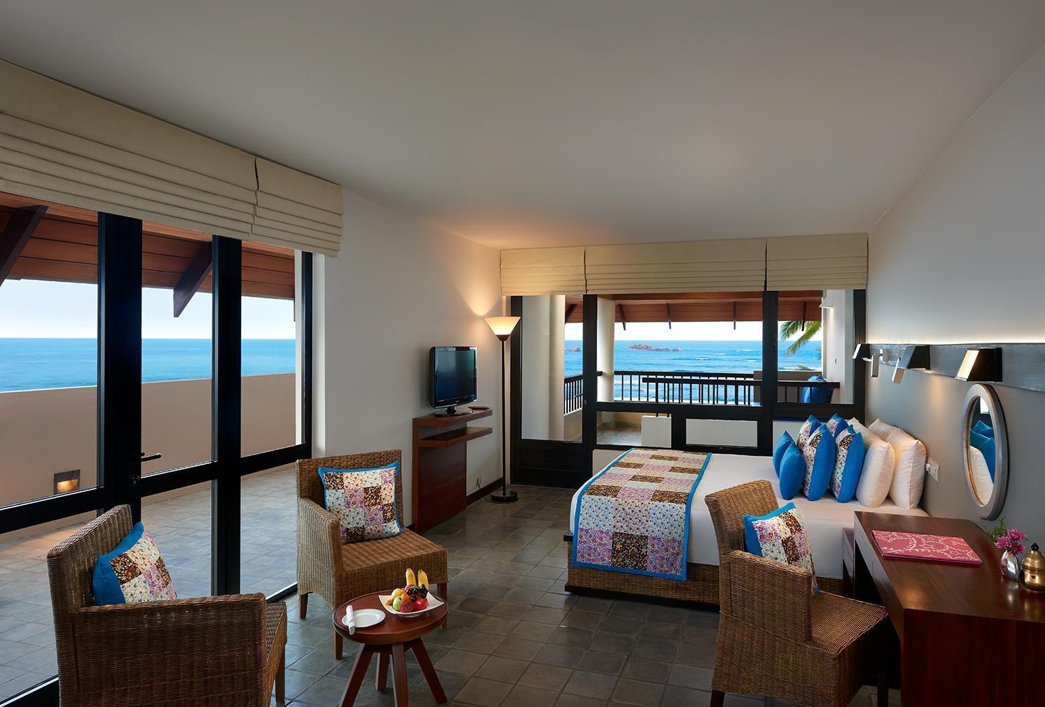 Deluxe King Room Balcony on F&B on SPA