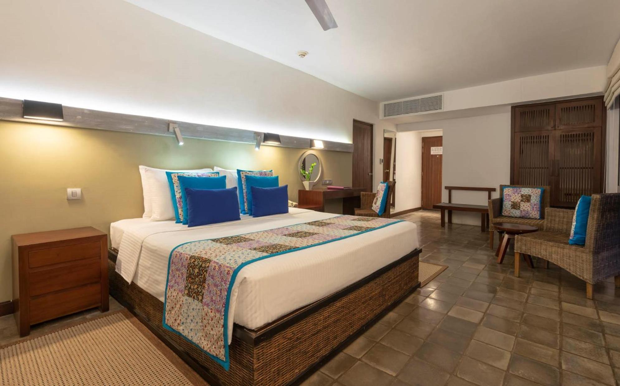 Deluxe King Room Balcony on F&B on SPA