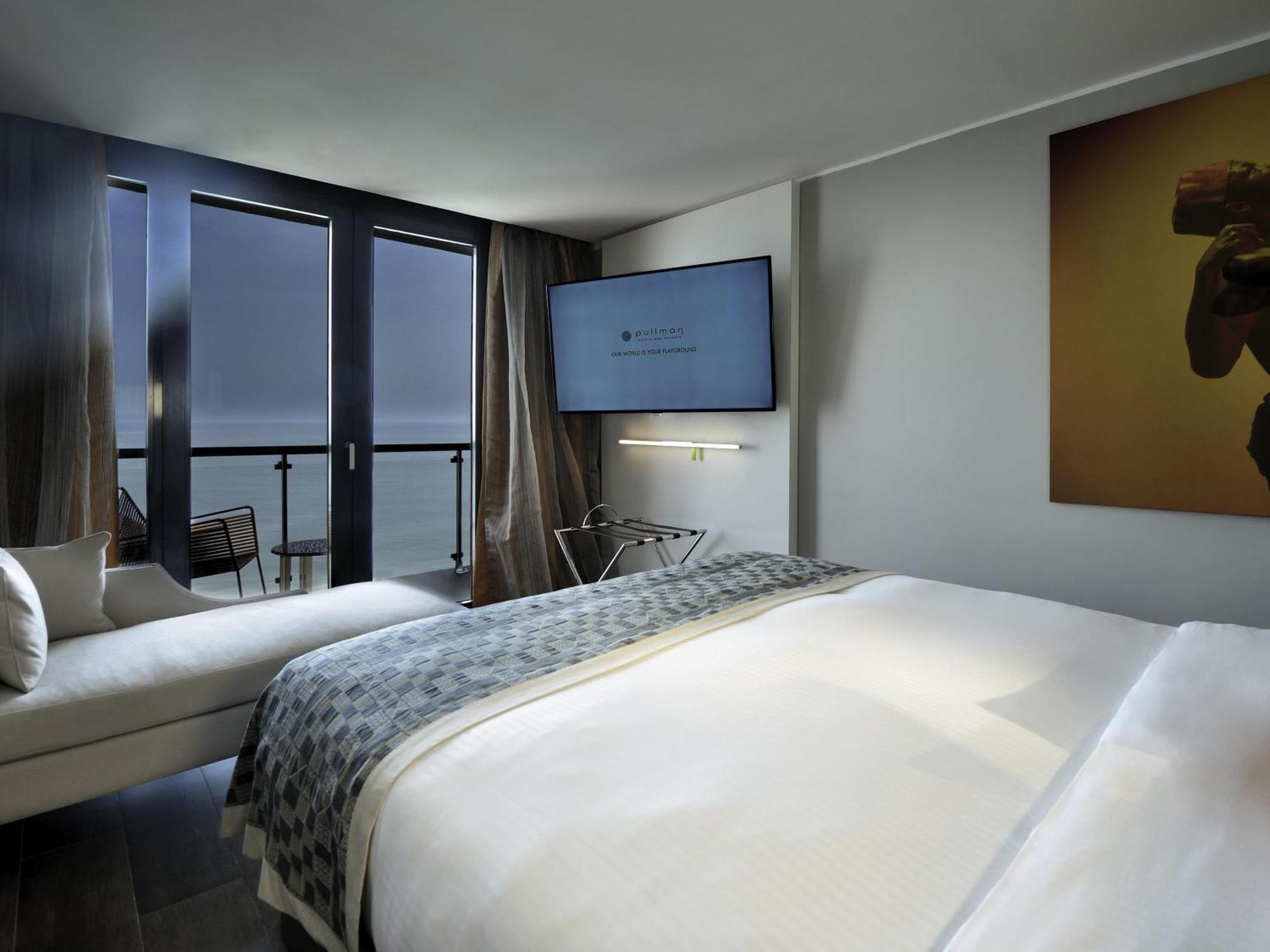 Deluxe Zimmer mit Kingsize-Bett mit Meerblick