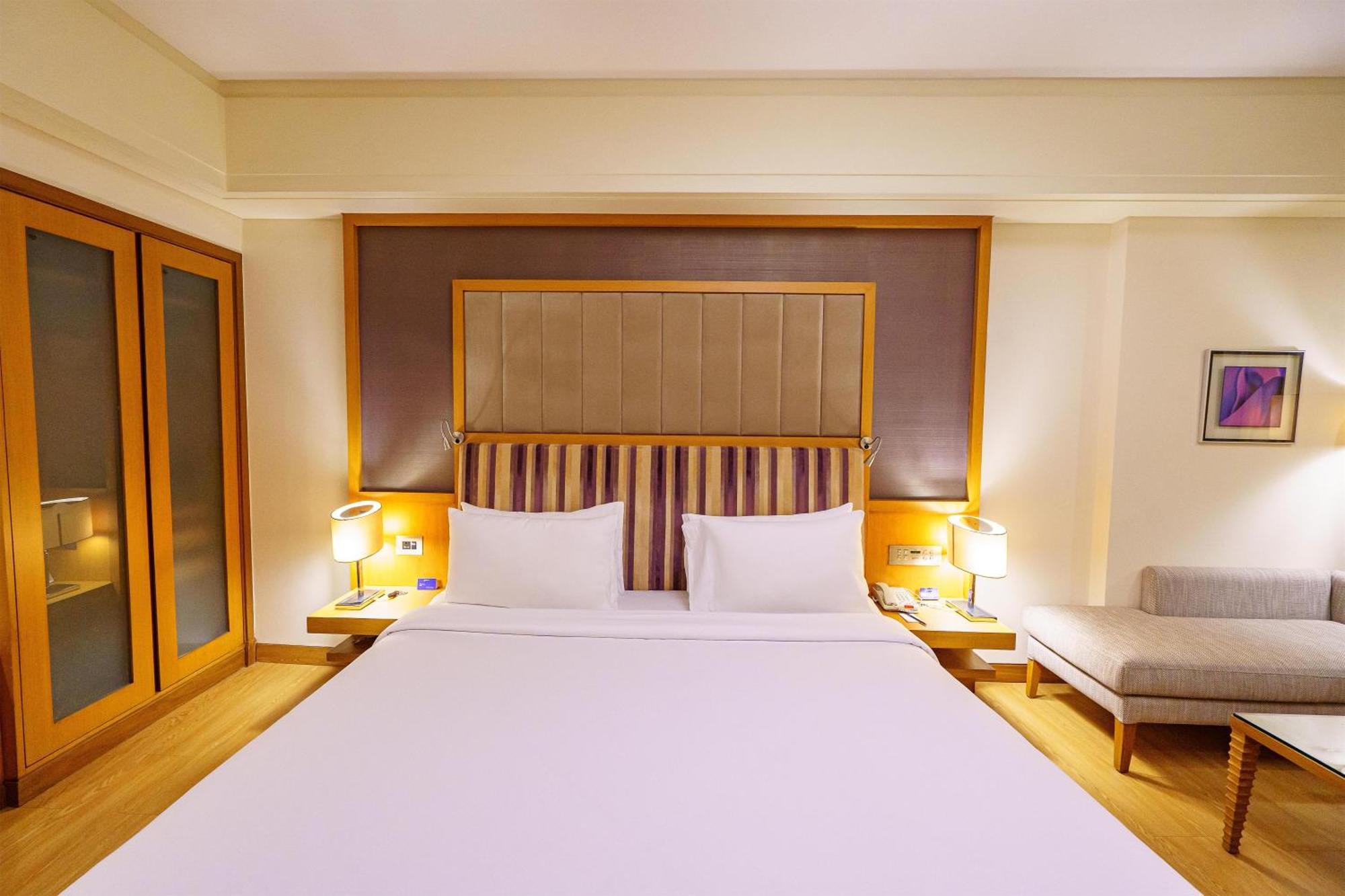 Deluxe Double or Twin Room of Food & Soft Beverages Hotel Credit of INR 1000 on Food Soft Beverages Restaurants only