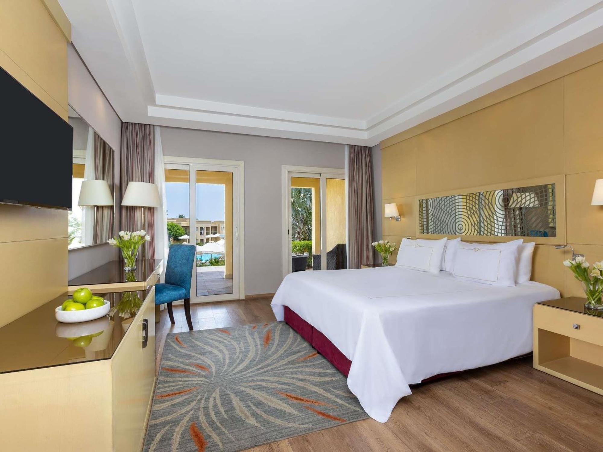 Superior Room King Bed,1765372776:JPEG