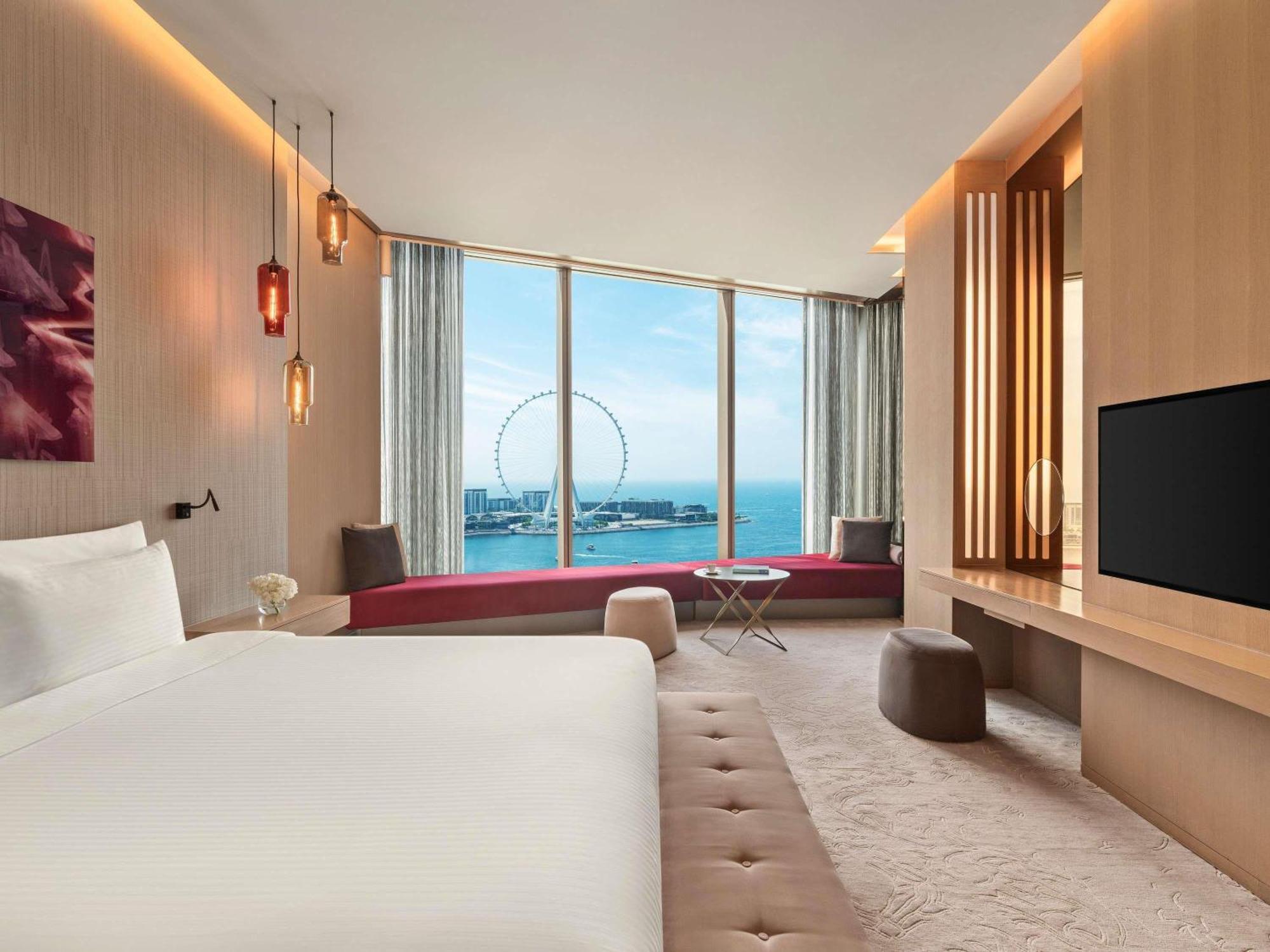Panorama Room