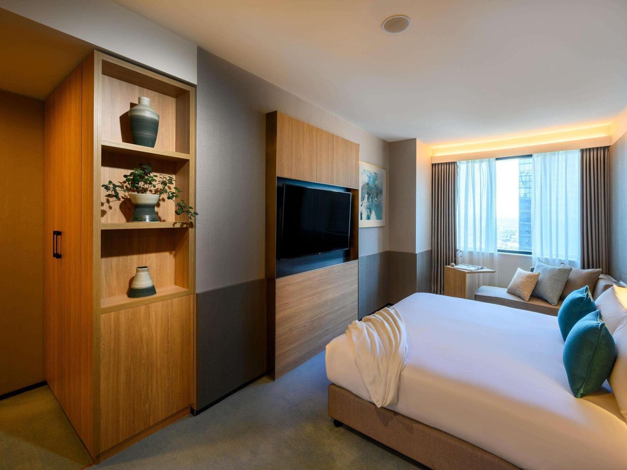 Junior King Suite
