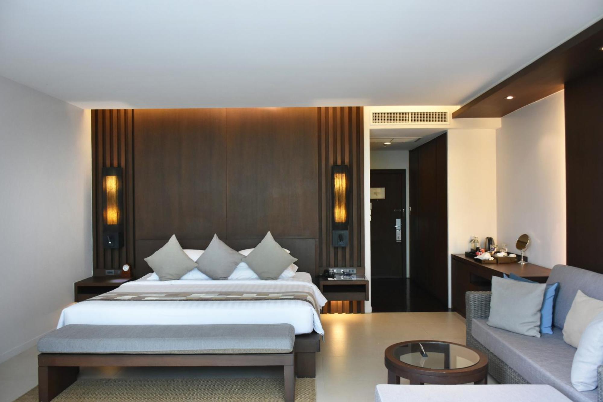Junior Suite Limited View Annex Wing