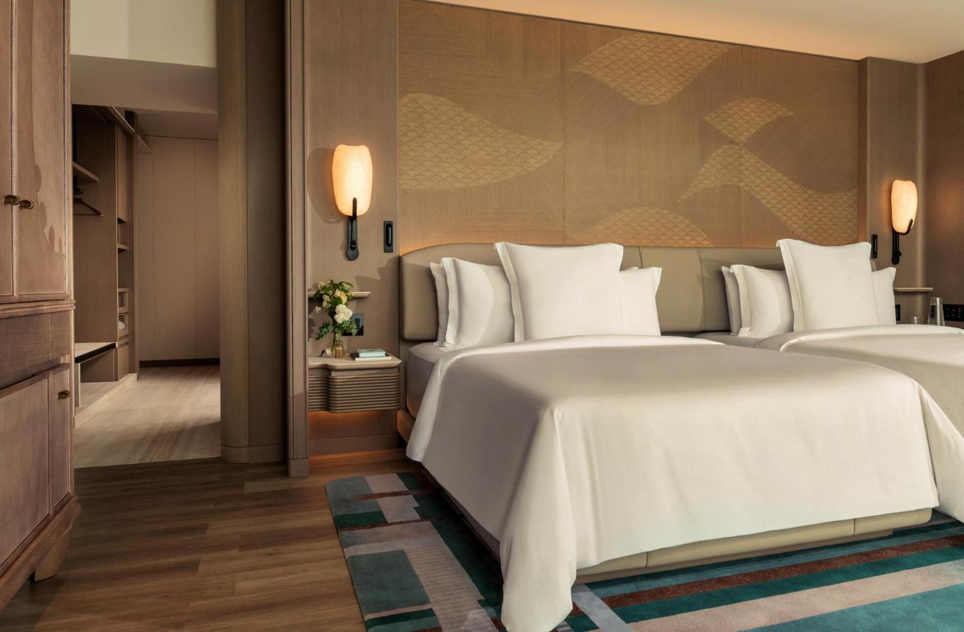 Ginza Room Two Queen